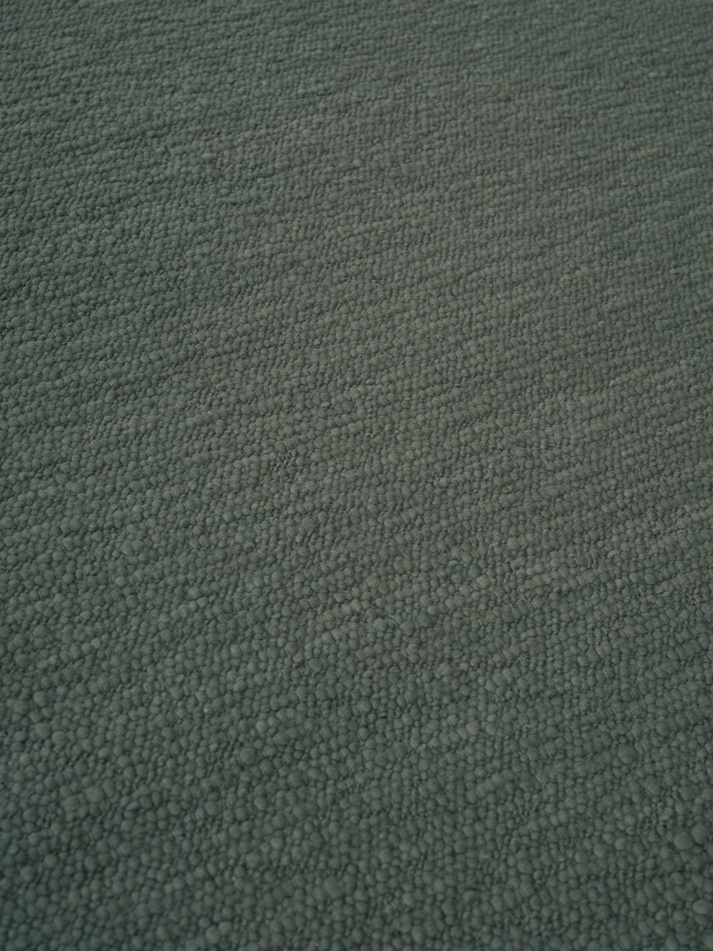 PEBBLED POEM Green Moss Rug