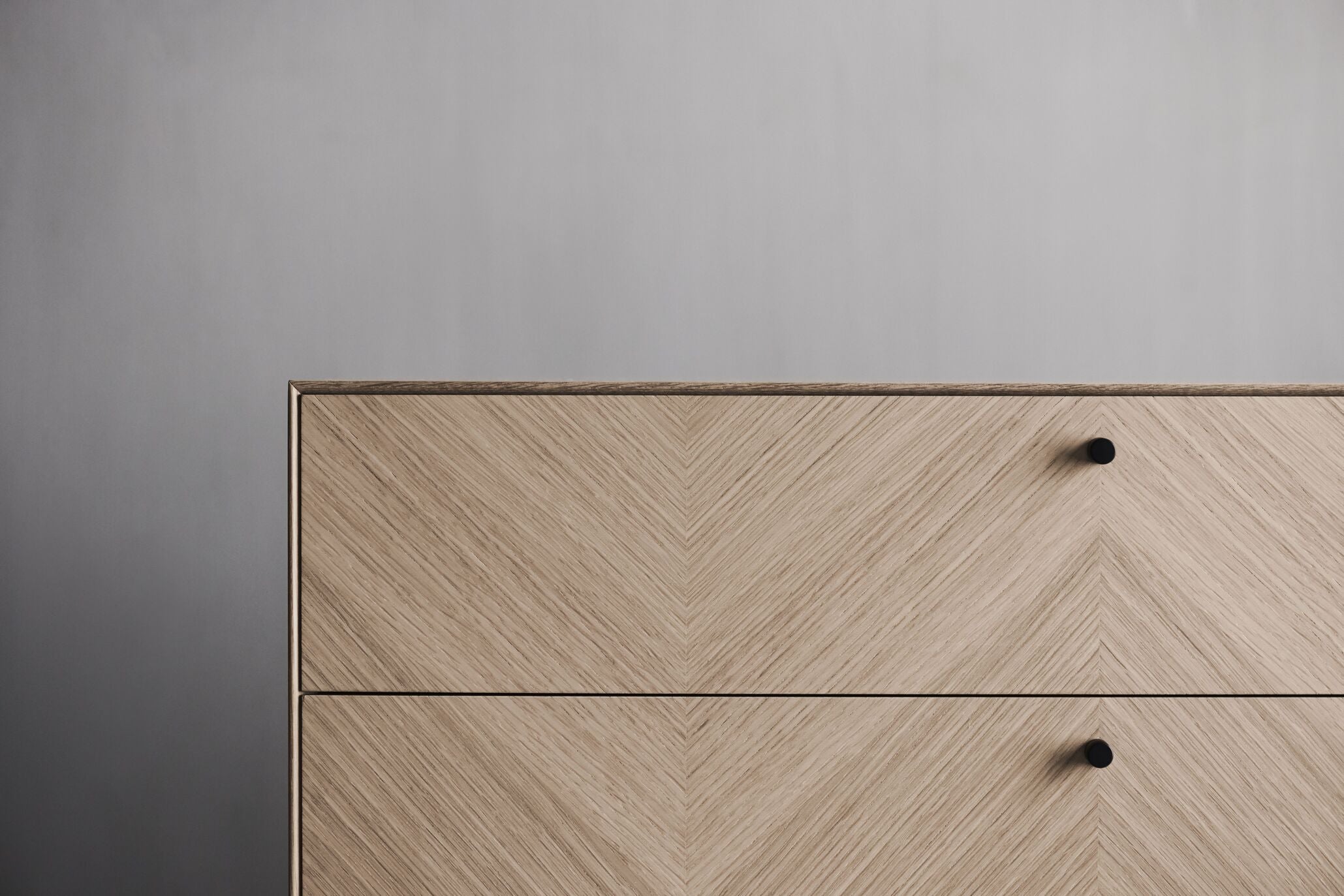 Clayboard luxe oak wood with a gray base