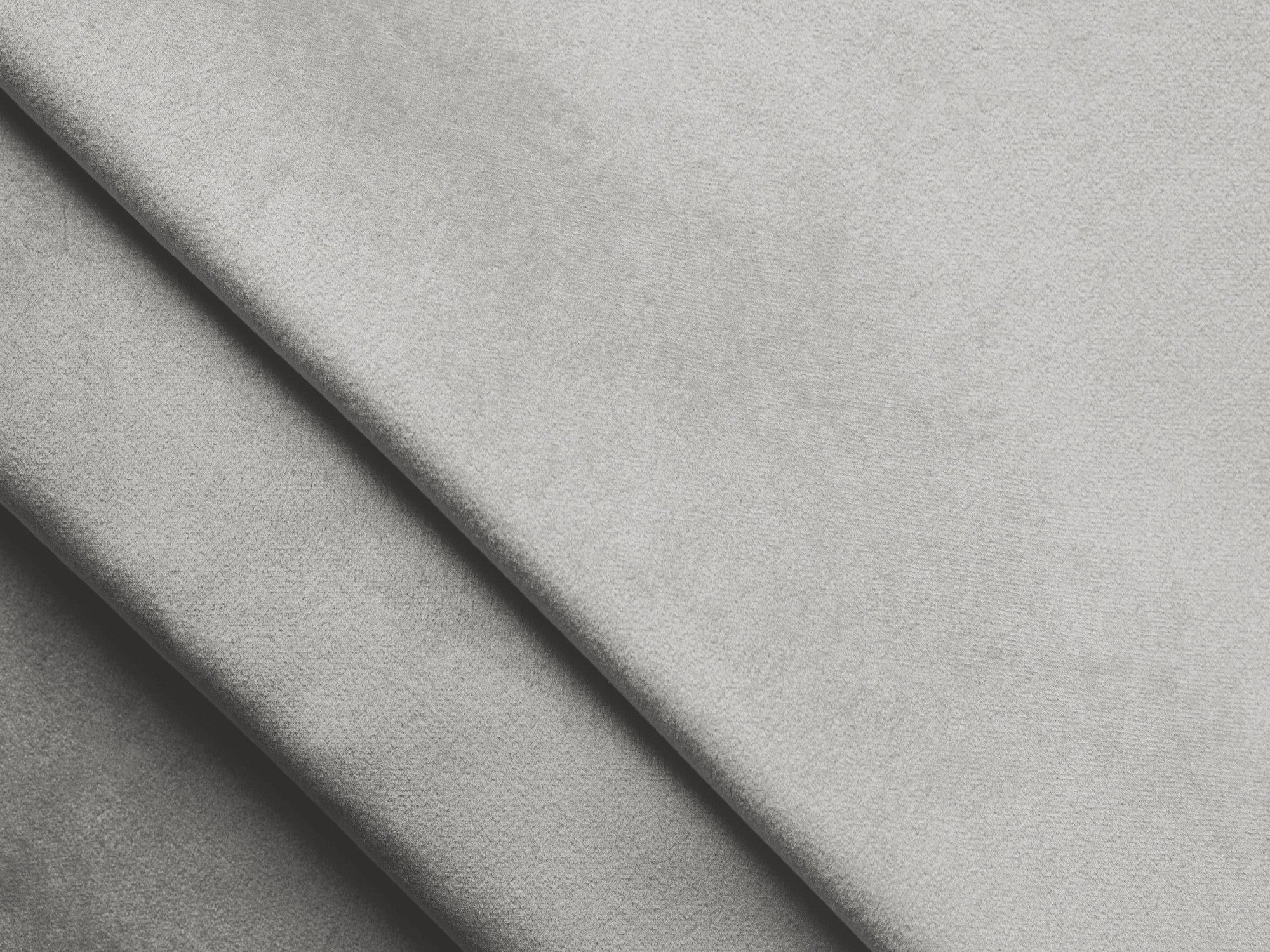 Samtstuhl MAIA silber mit schwarzem Eichenfuß