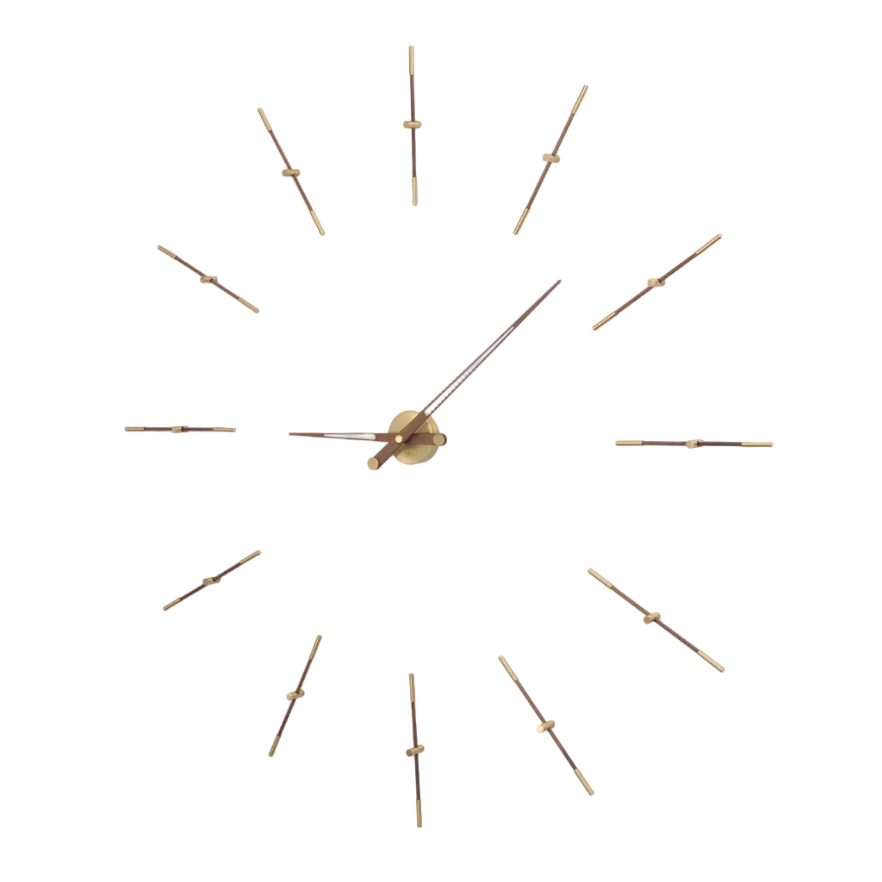 Wanduhr MERLIN aus Nussbaumholz mit messingfarbener Oberfläche