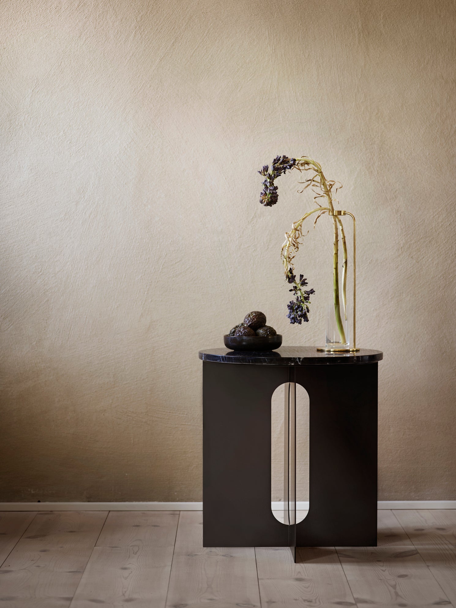 ANDROGYNE side table black marble