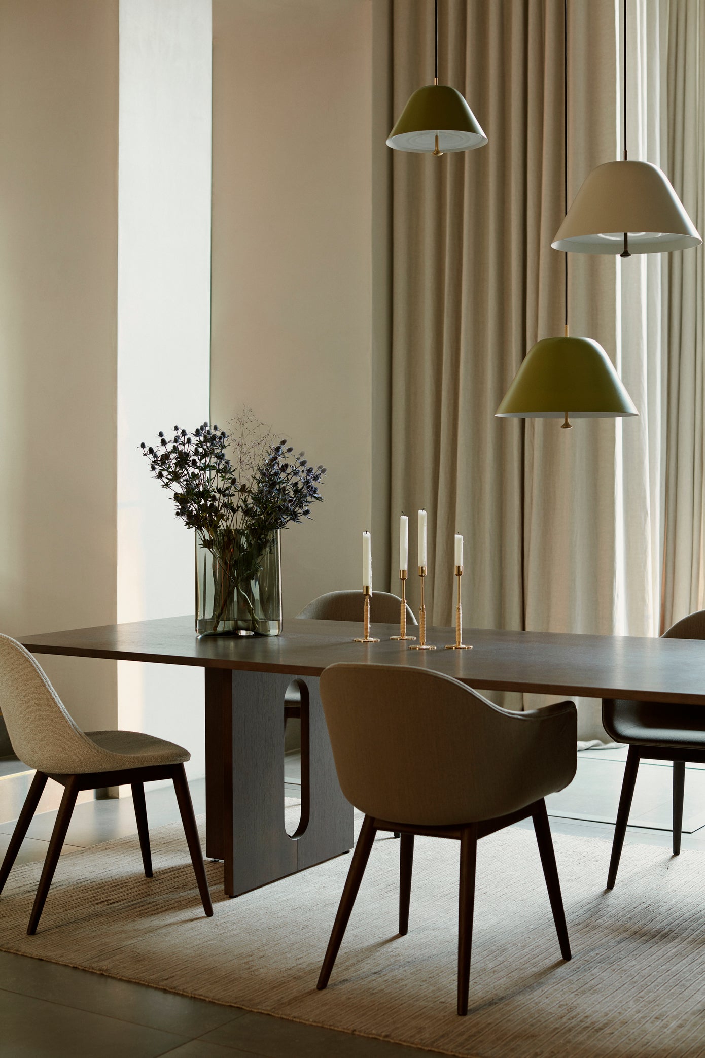 ANDROGYNE table dark oak veneer