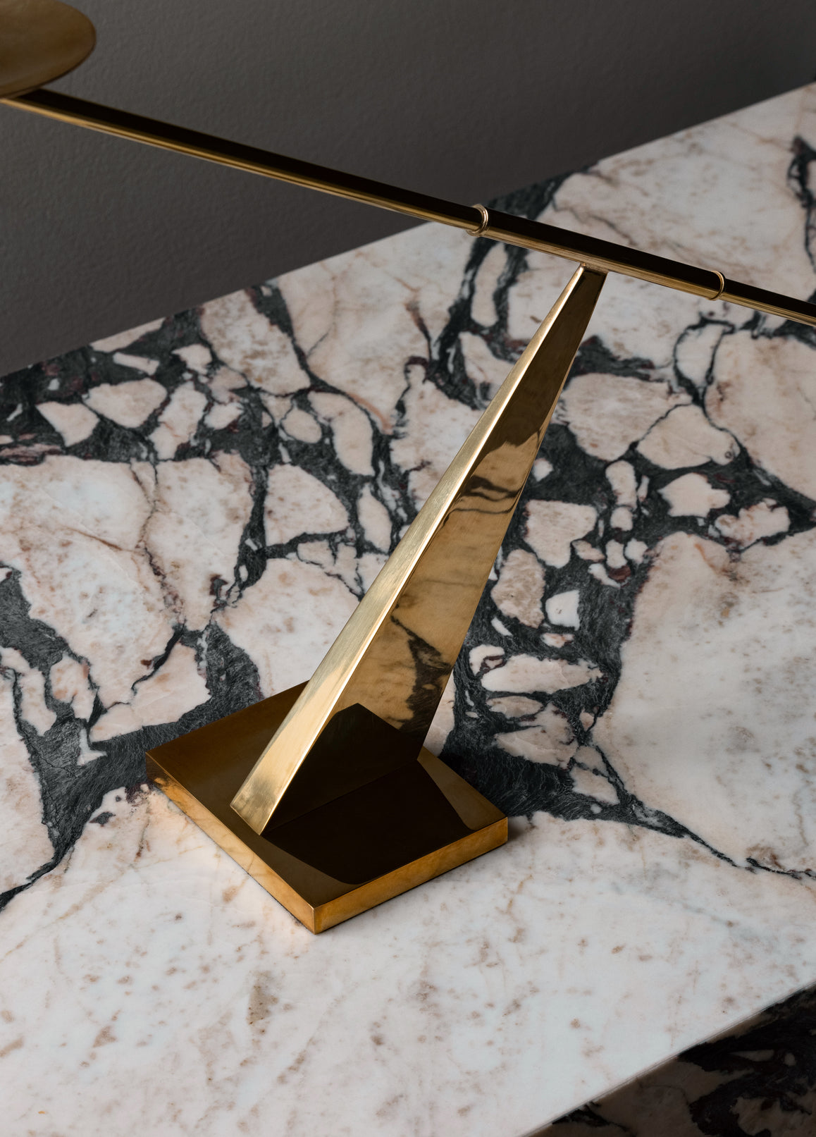 Kerzenhalter INTERCONNECT brüniertes Messing