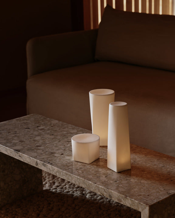 Couchtisch PLINTH BRIDGE grauer Marmor