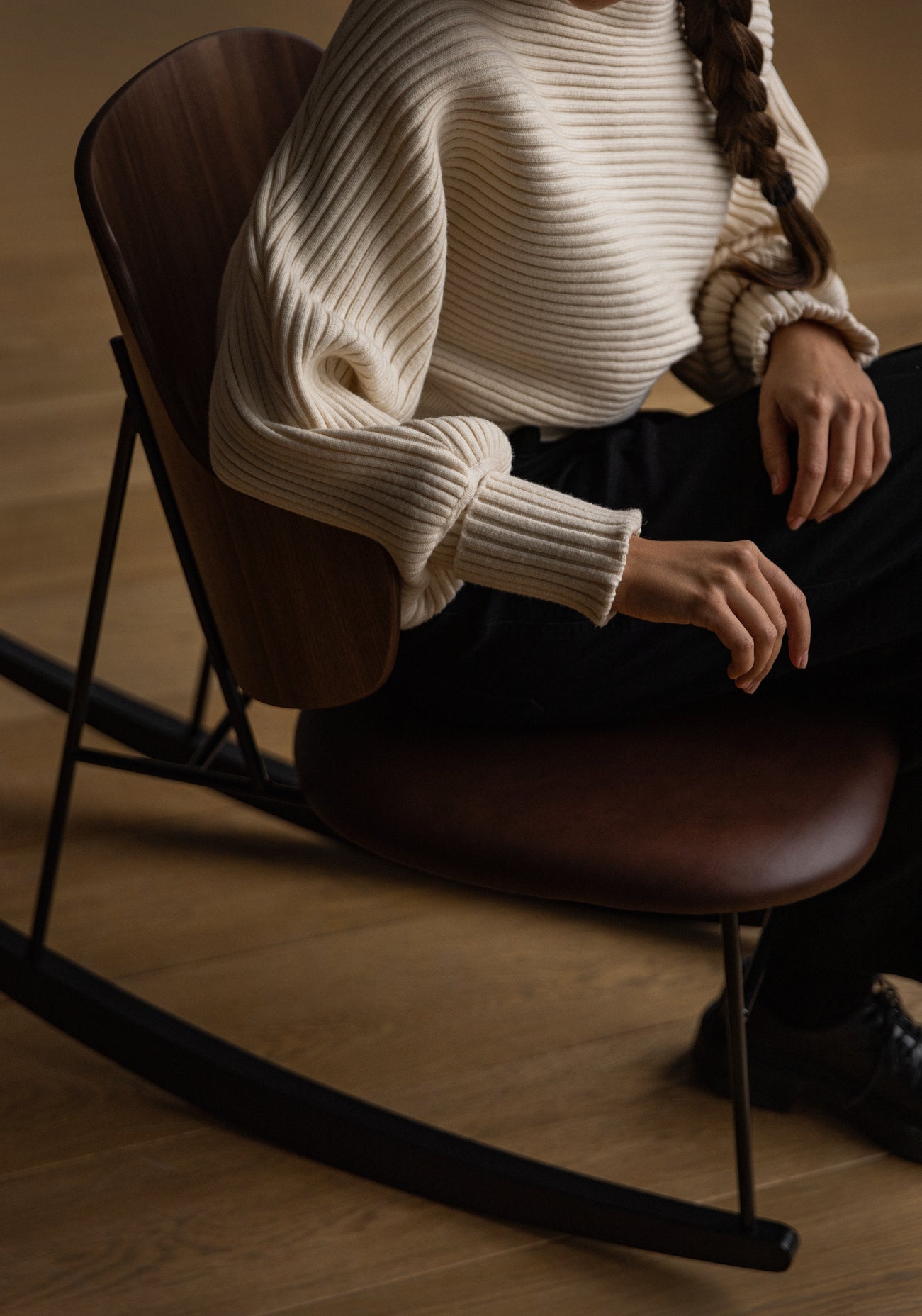 PENGUIN beige rocking chair