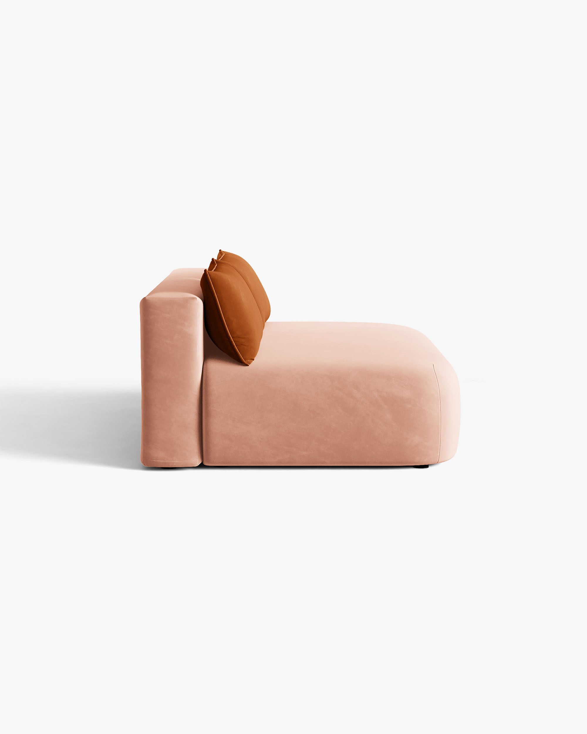 Sofa für 3 Personen aus Samt mit Schlaf-Funktion HENA in Rosa mit Ziegel-farbenen Kissen