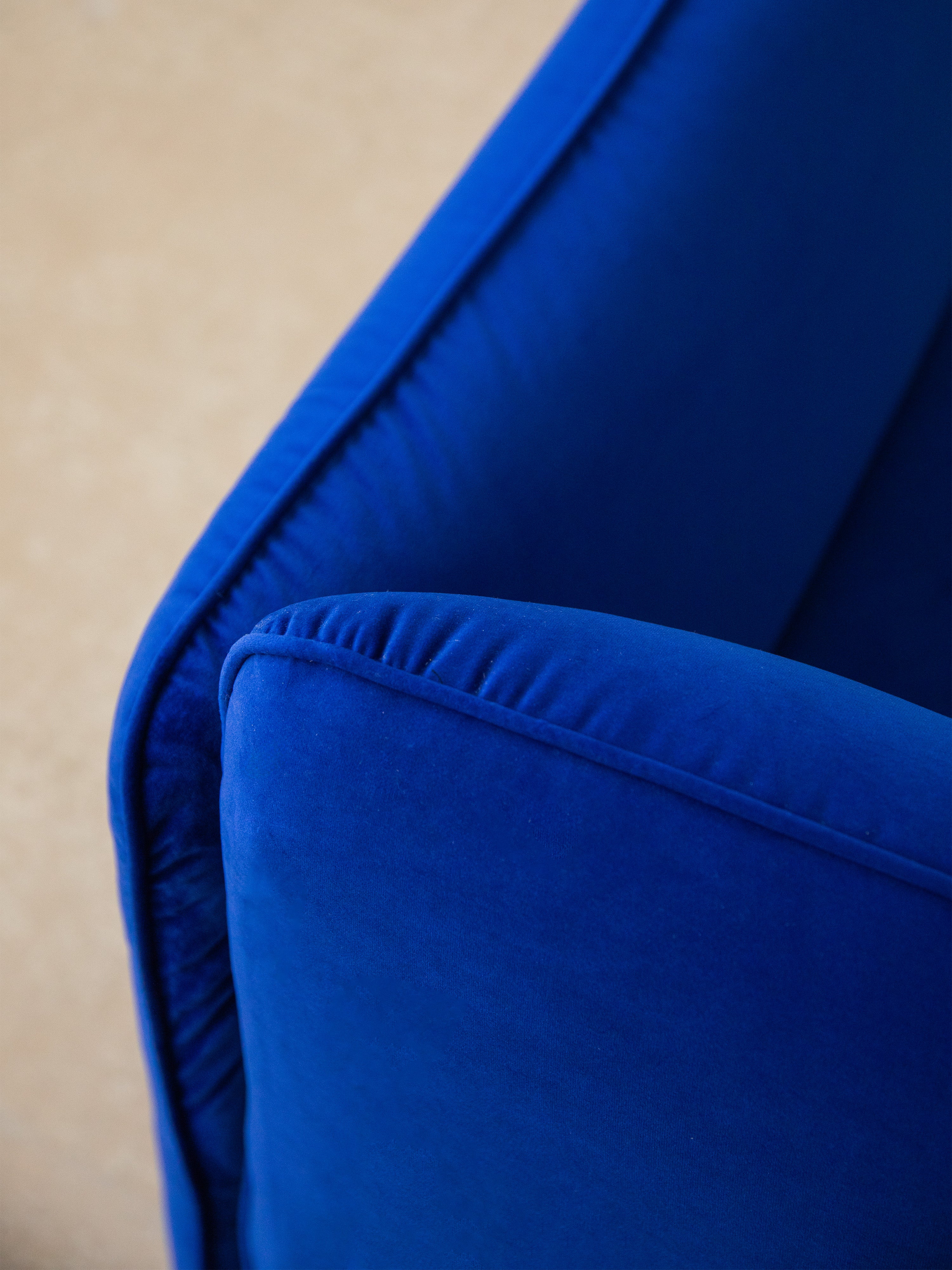 Sofa aksamitna 2-osobowa GEORGIA migdałowy beż