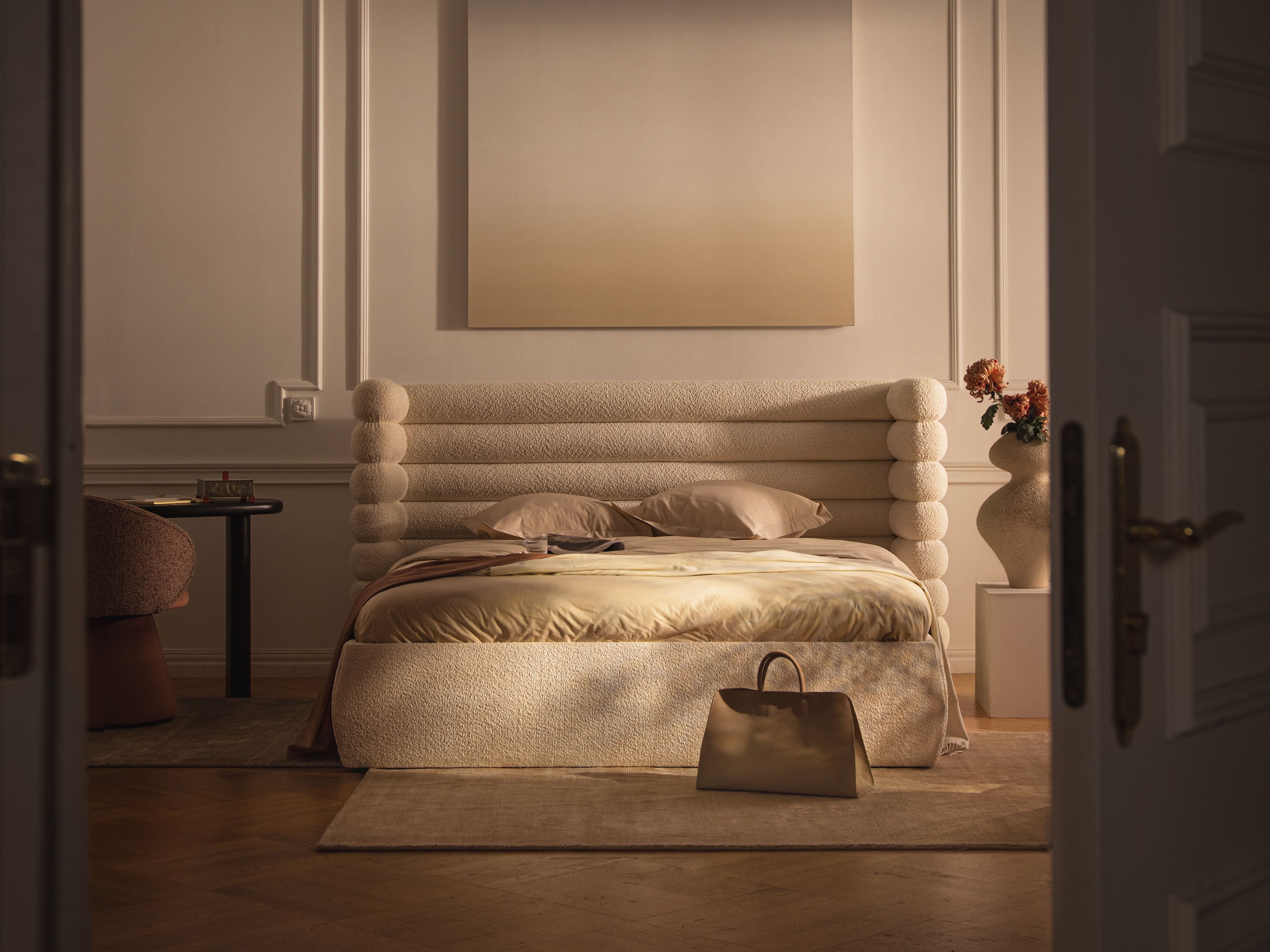 Bett MOUNT Elfenbein Boucle