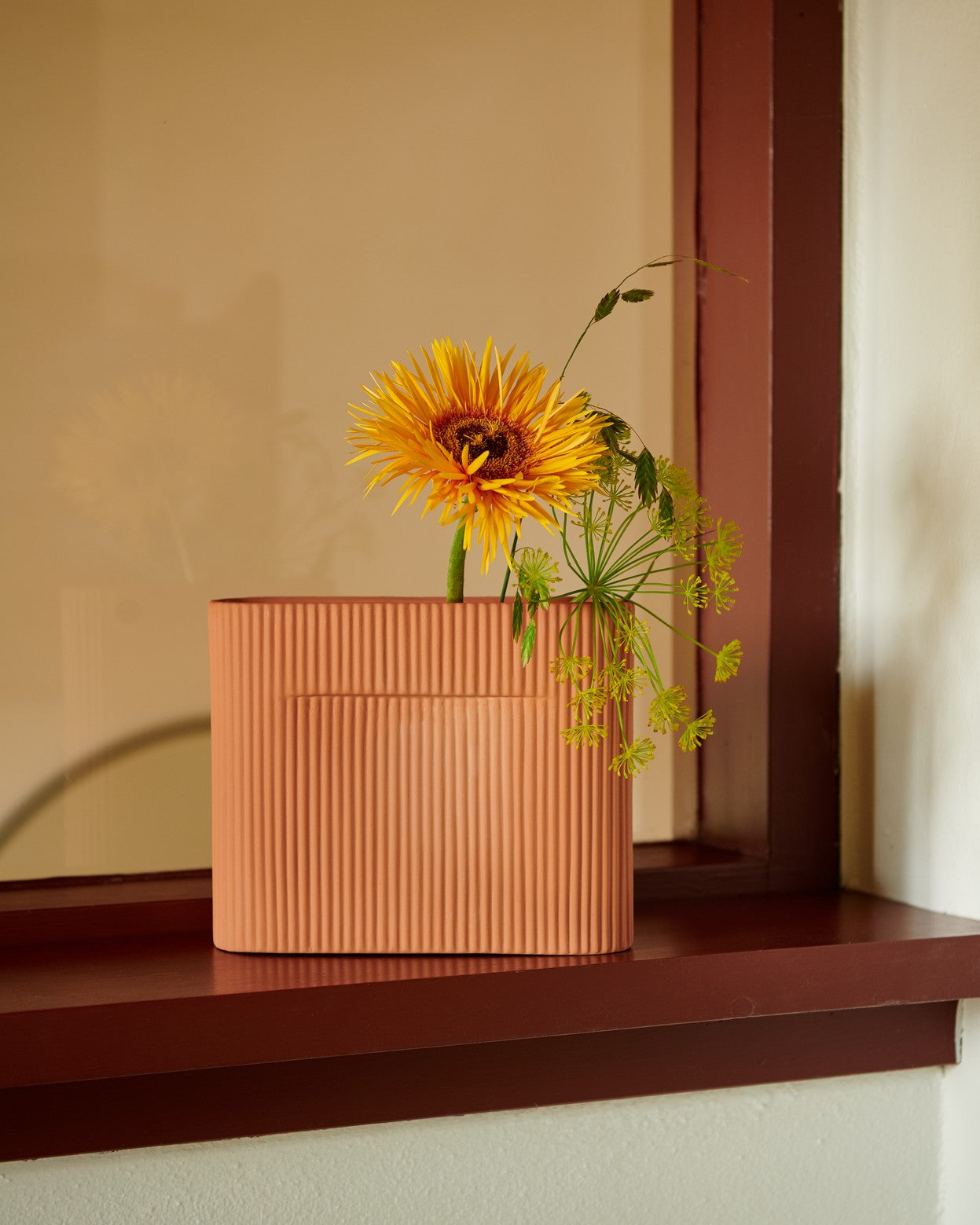 RIDGE Terracotta Vase