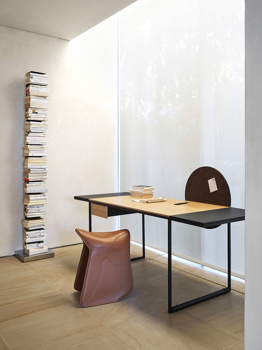 MACIS black desk