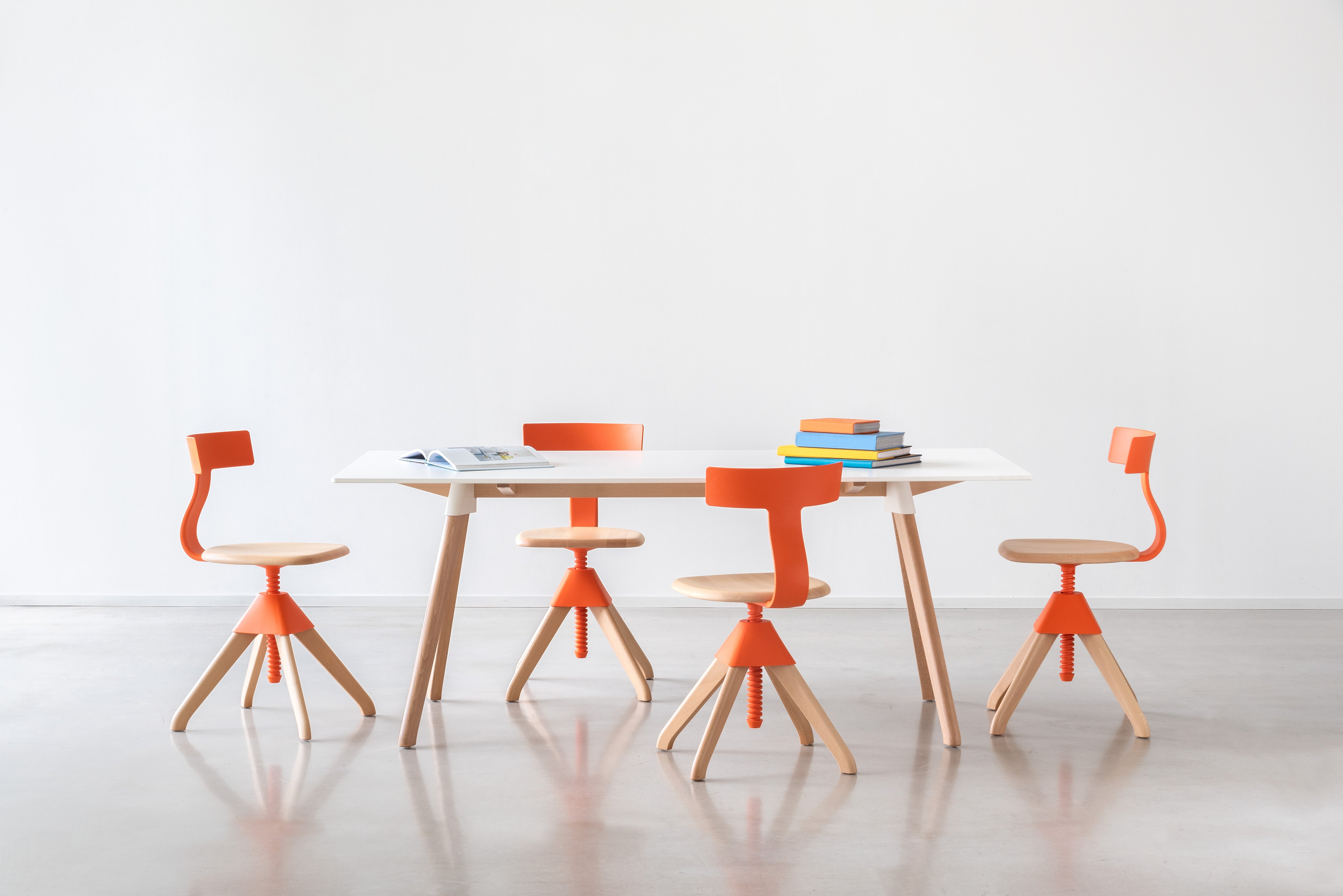 BUTCH Table - THE WILD BUNCH black top with a black beech base