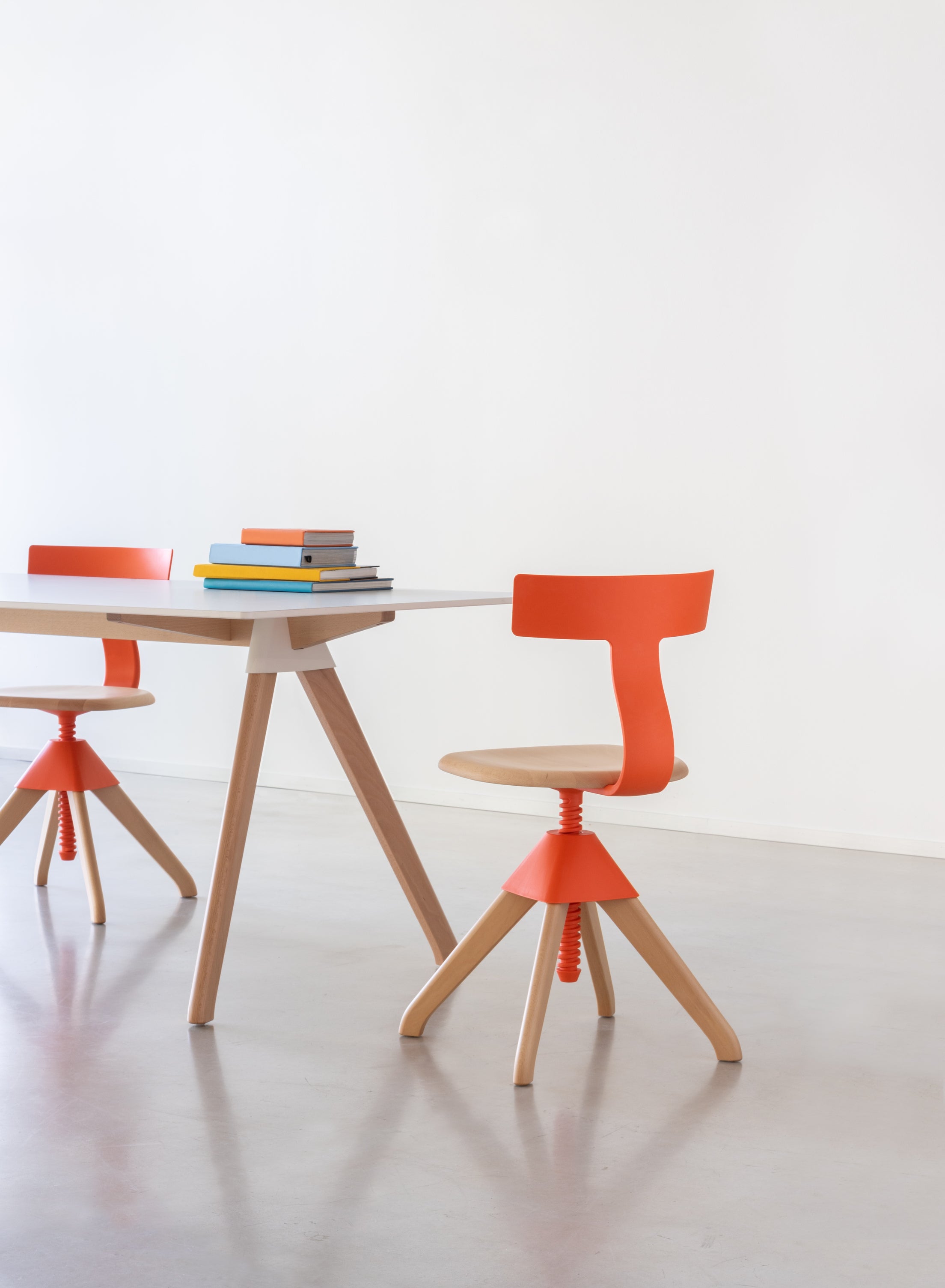 BUTCH Table - THE WILD BUNCH black top with a black beech base