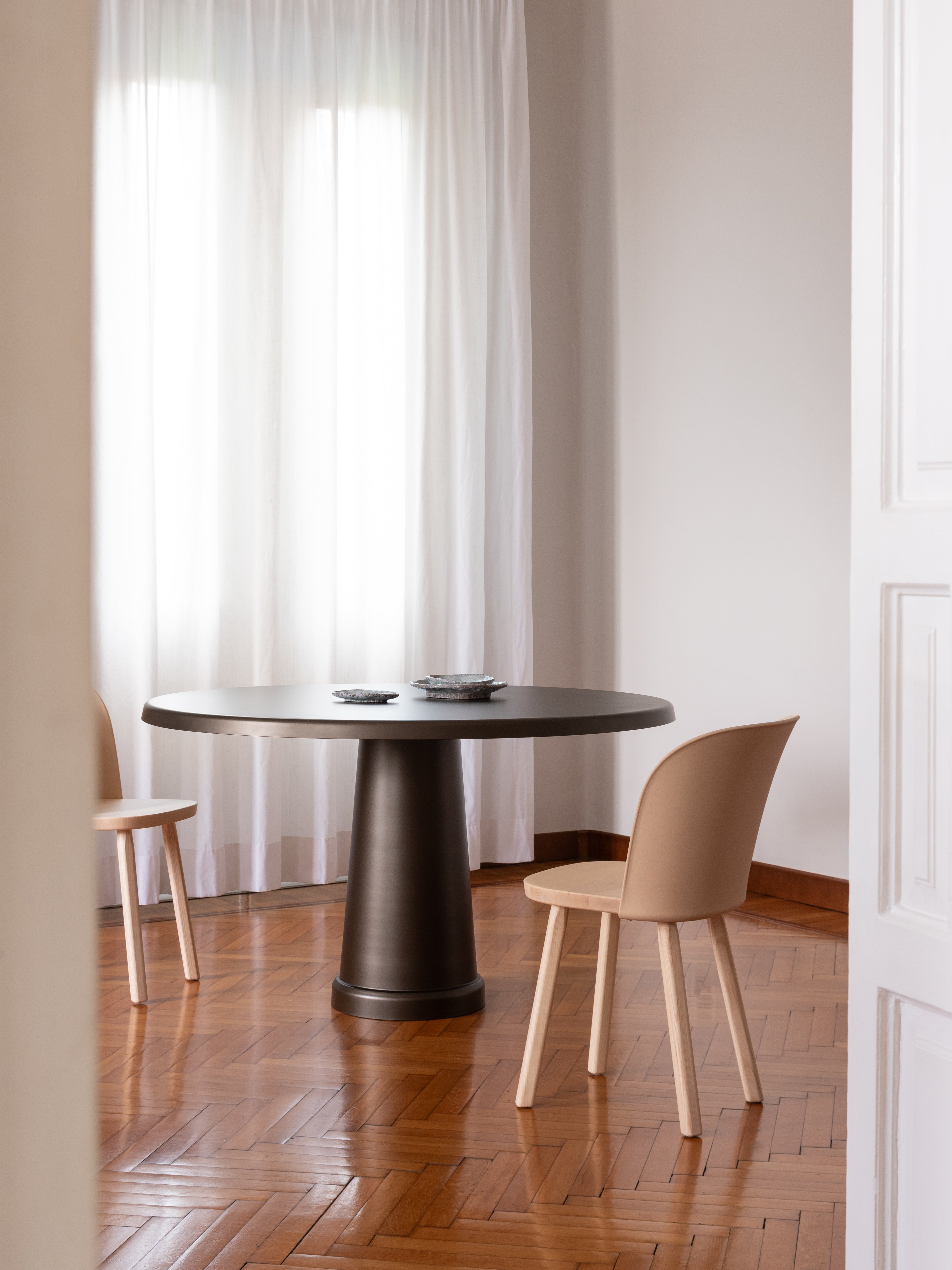 ALL-ROUND runder Tisch grau