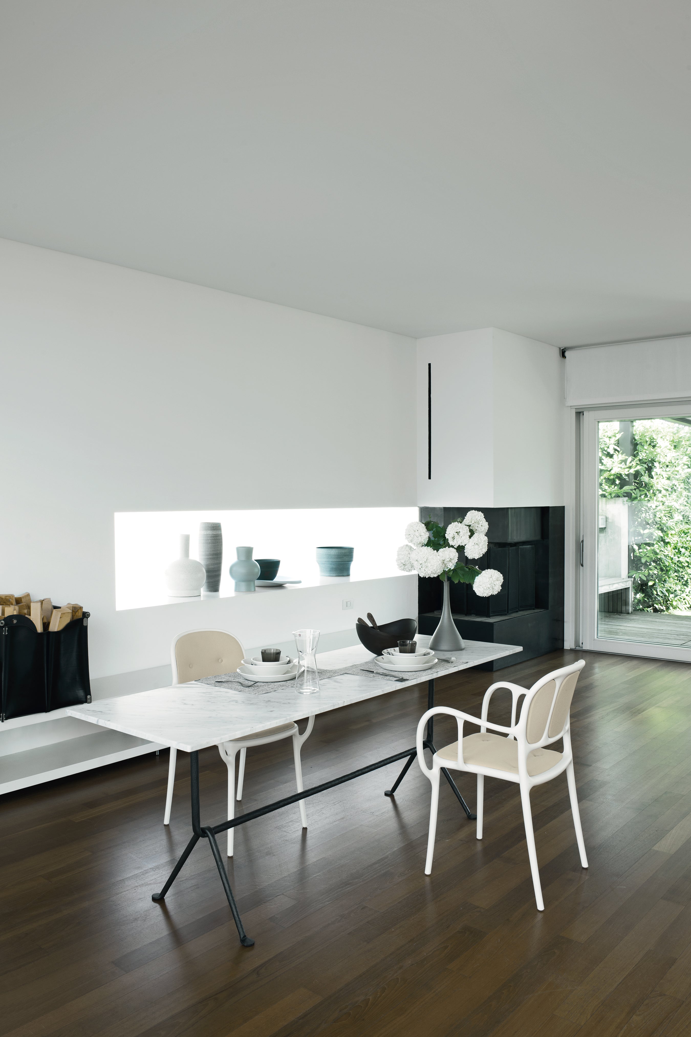 MILA chair black
