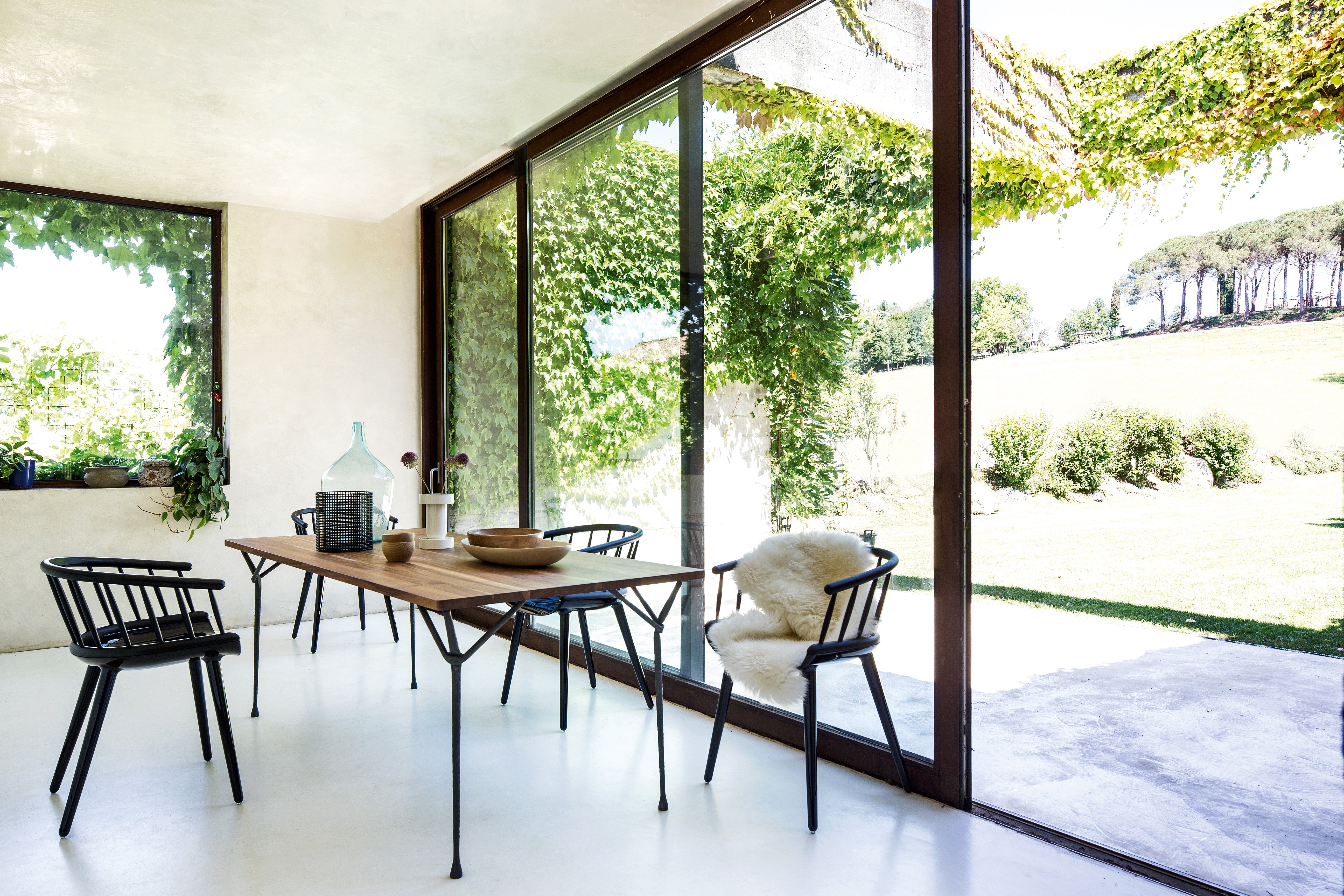 OFFICINA walnut wood table with anthracite base
