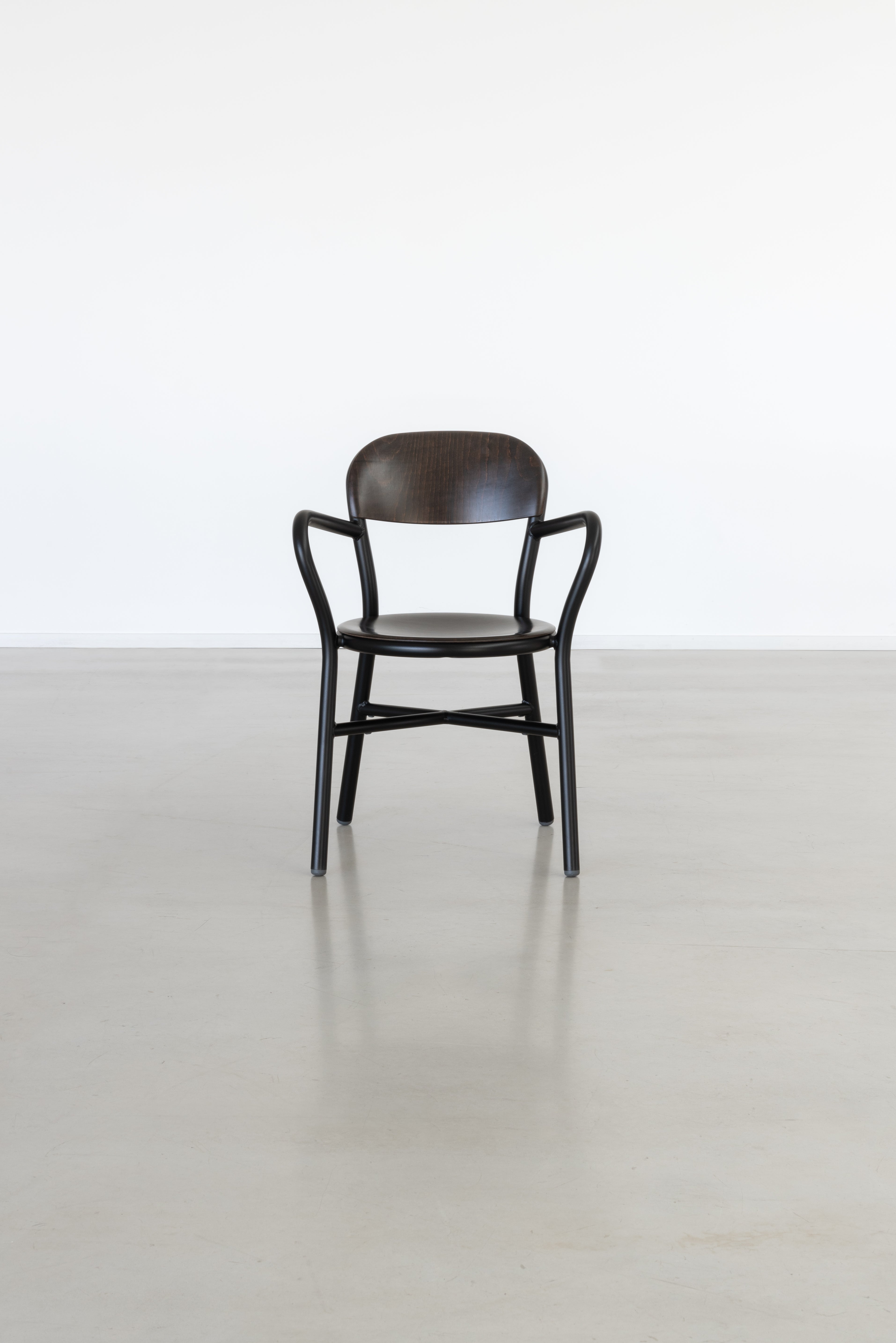 PIPE chair made of beech wood