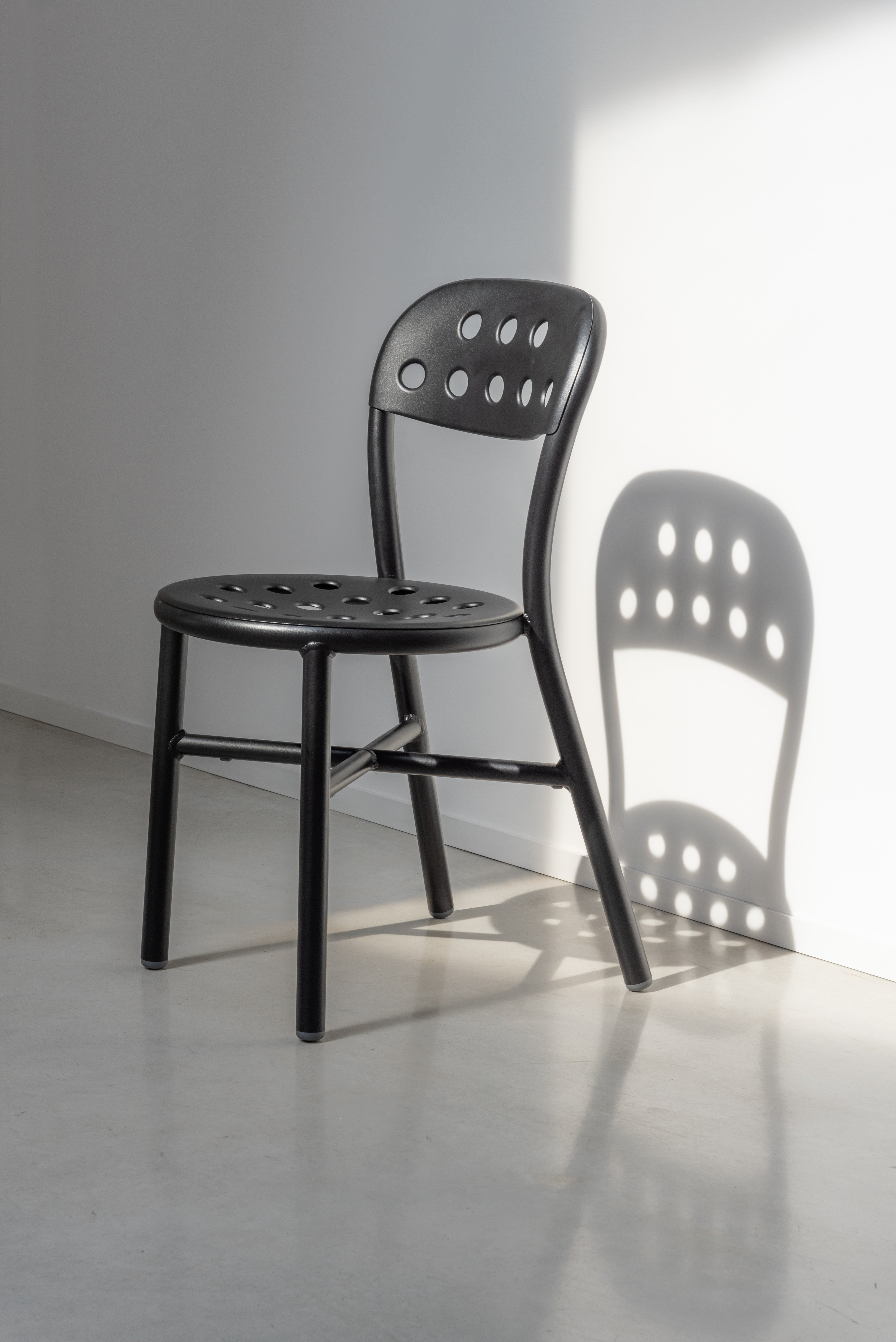 Outdoor chair PIPE black