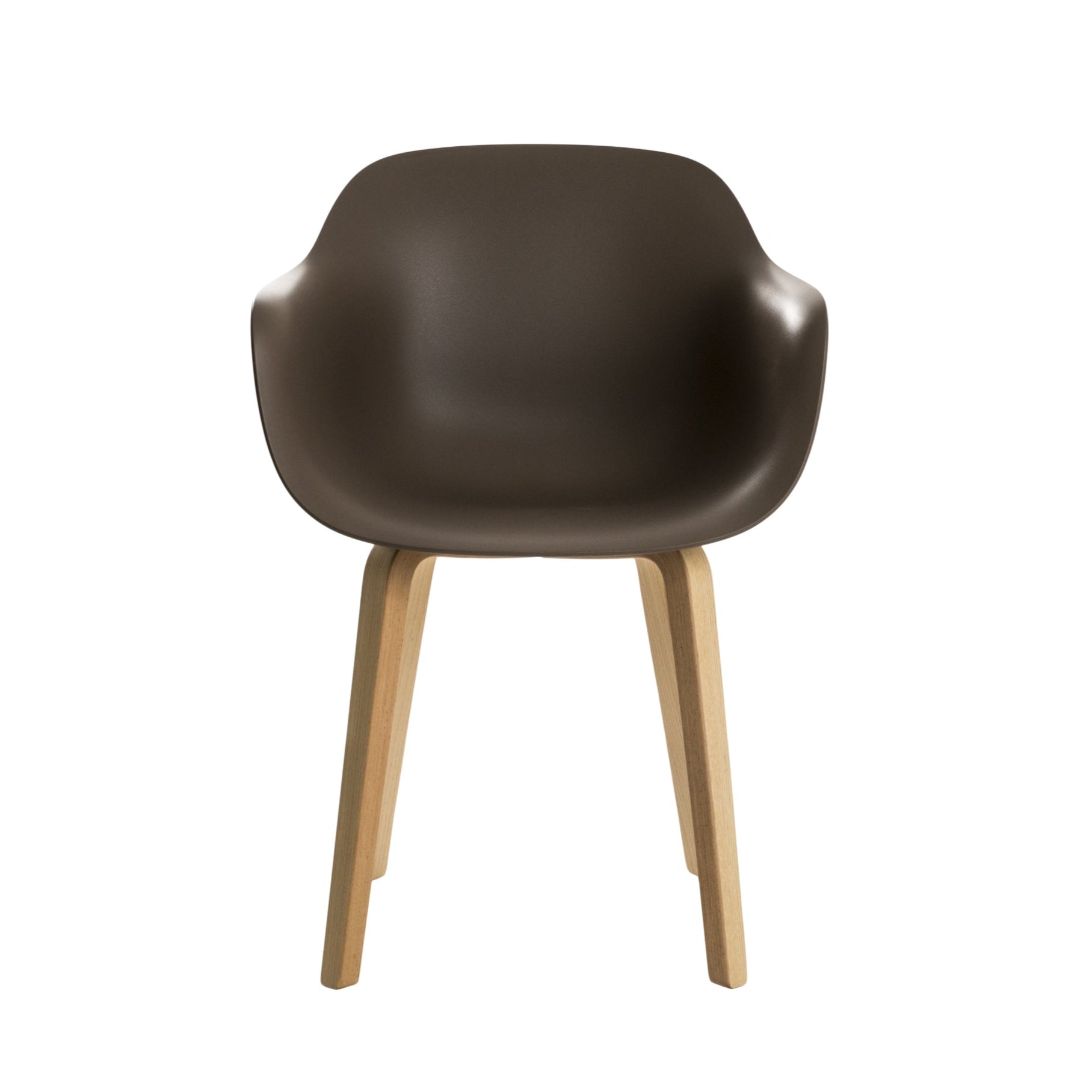 SUBSTANCE brauner Sessel mit Eschengestell