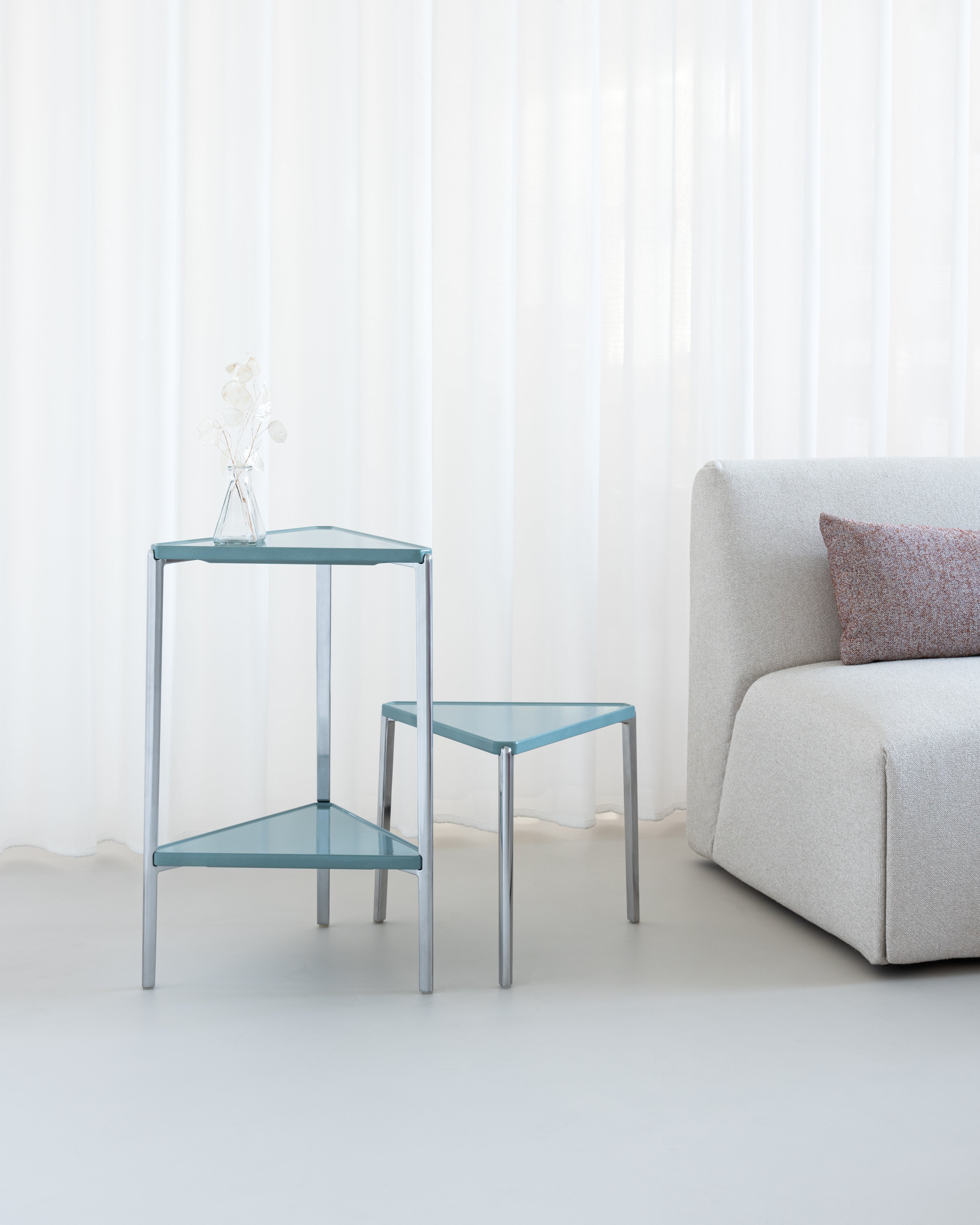 TAMBOUR Beistelltisch cremefarbener Beton