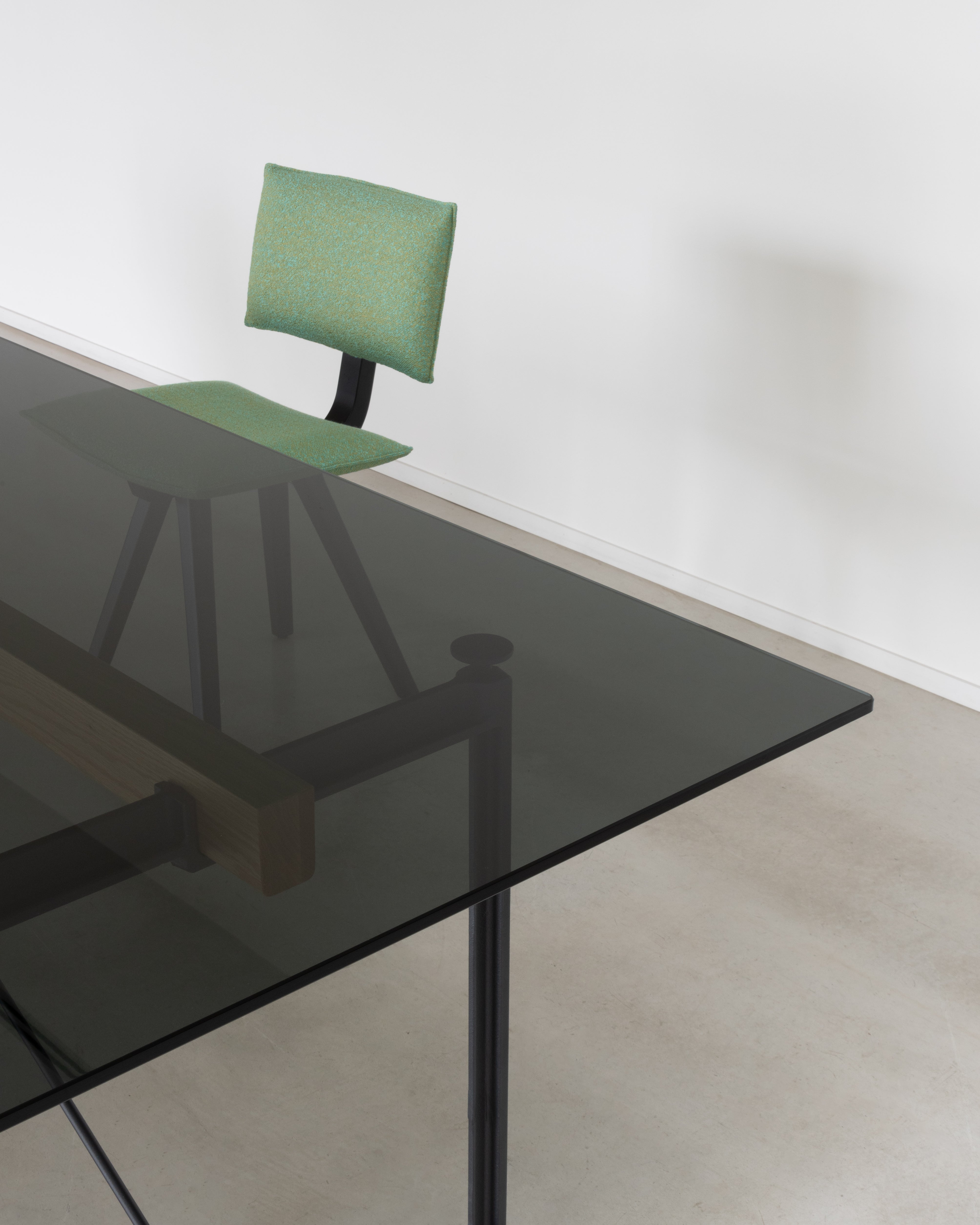 TRAVE upholstered chair with a light ash base