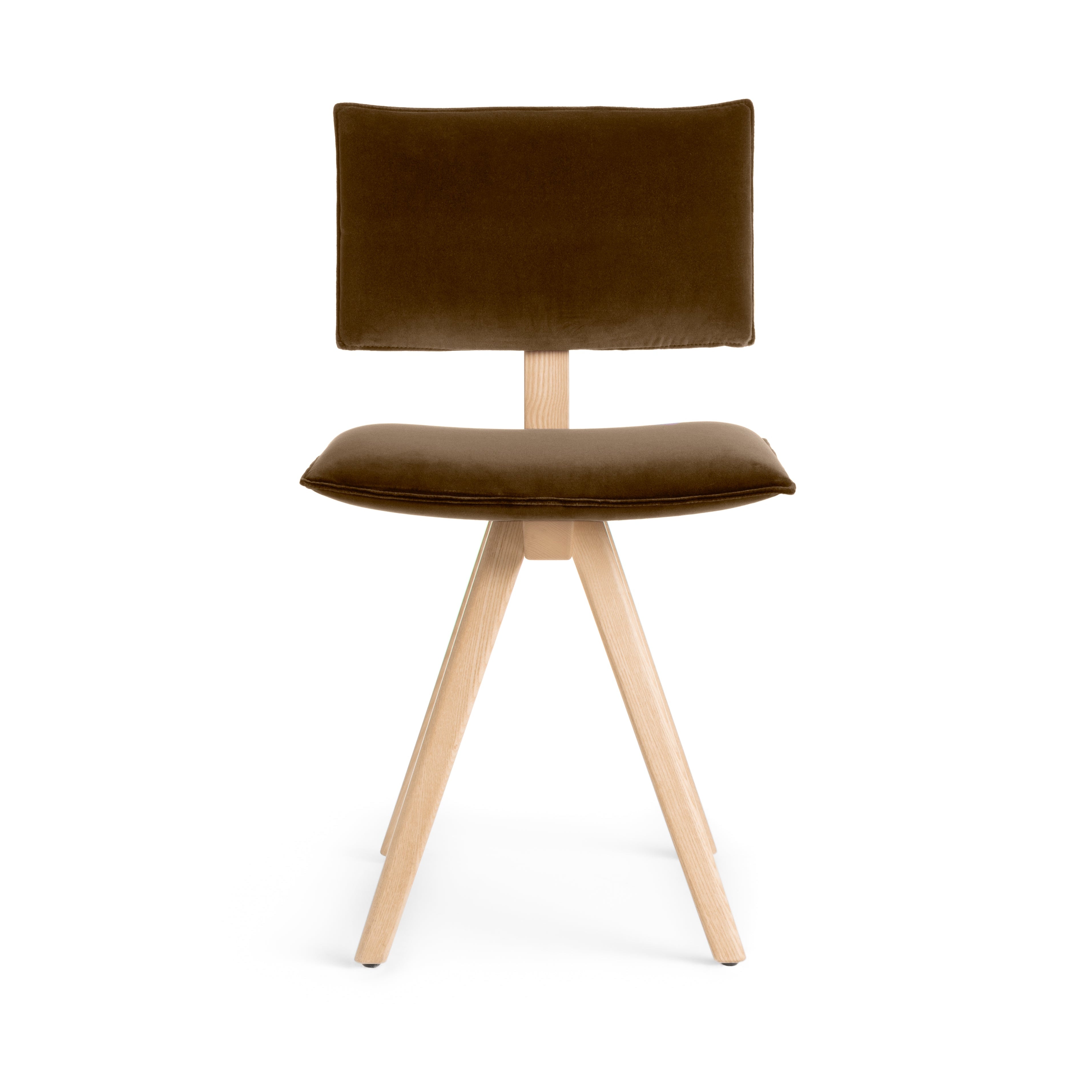 TRAVE upholstered chair with a light ash base