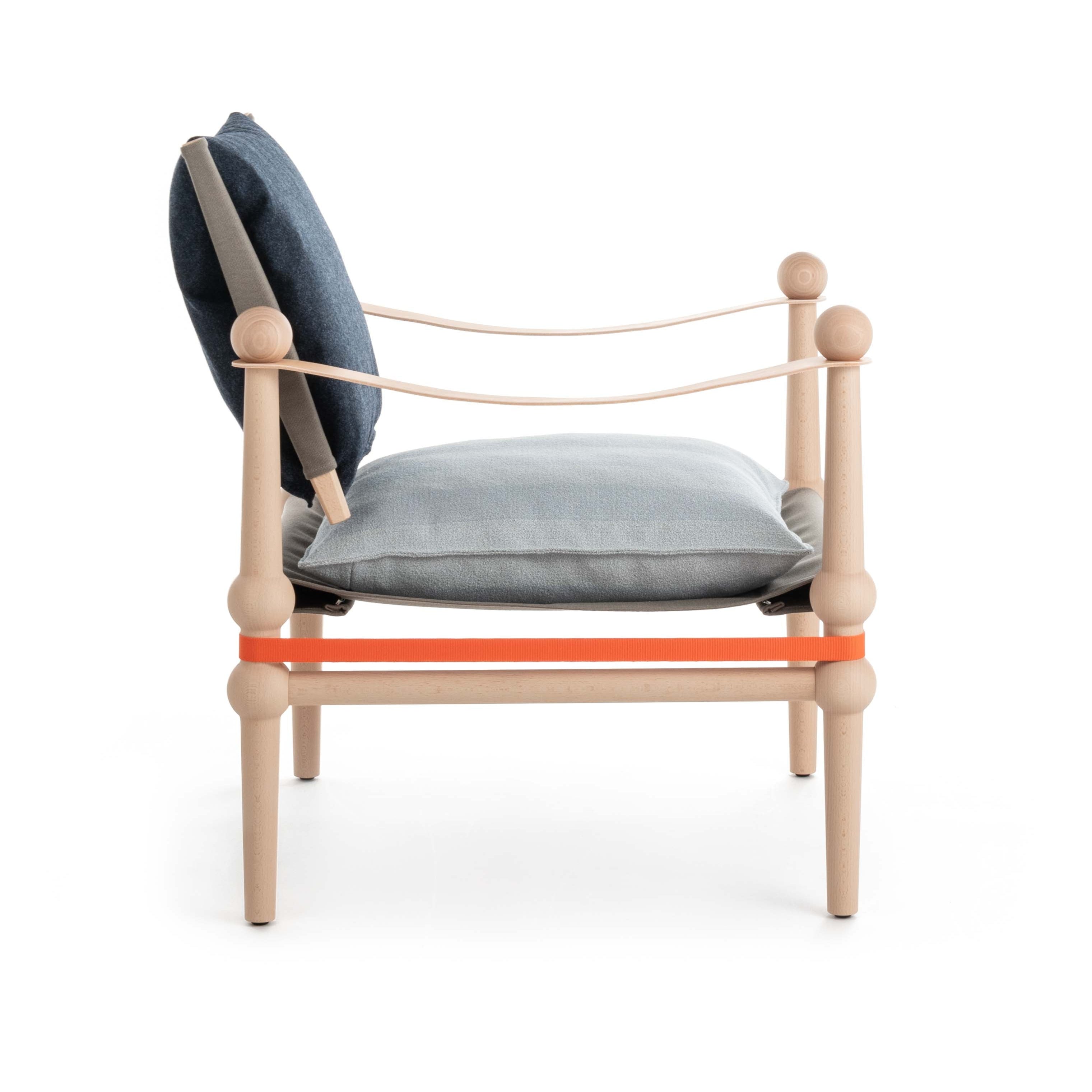 TWAIN armchair in blue with a light beech base