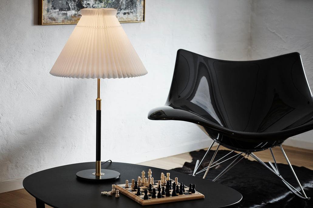 Table lamp MODEL 352 white with black and gold base