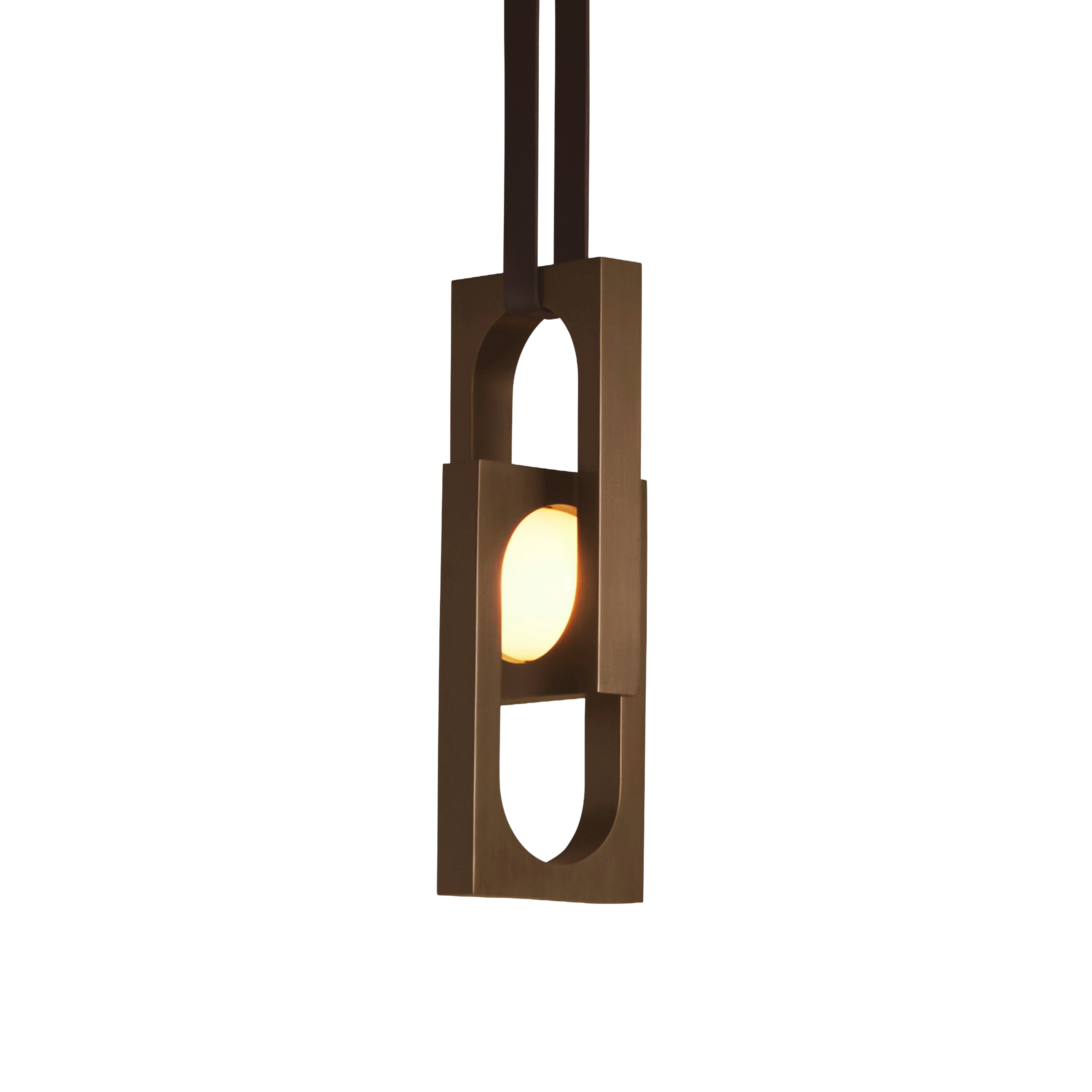 Pendelleuchte MYTHOS DUO mit opalem Schirm und schwarz beschichtetem Messing.