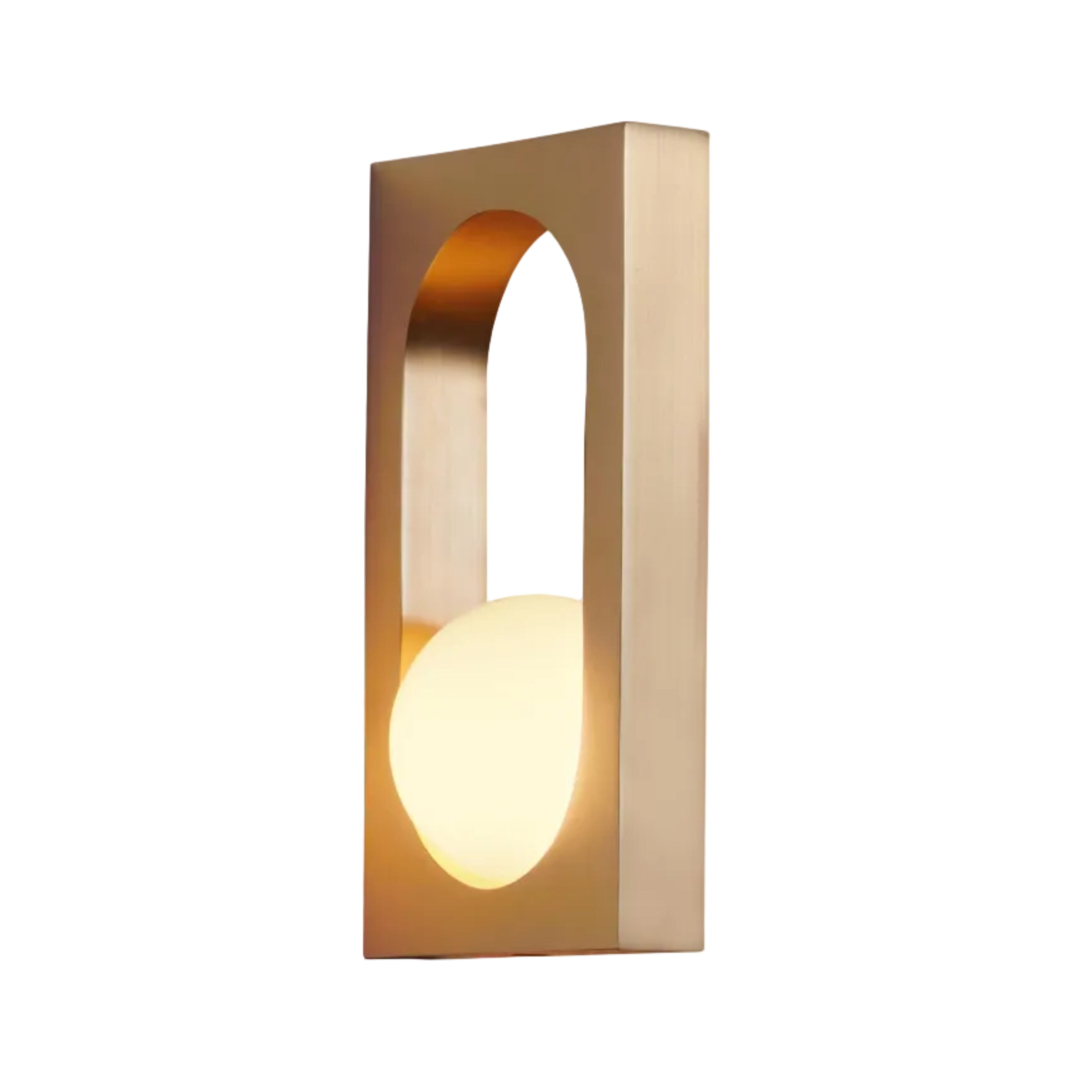 Wandlampe MYTHOS mit opalisiertem Schirm und Messing.