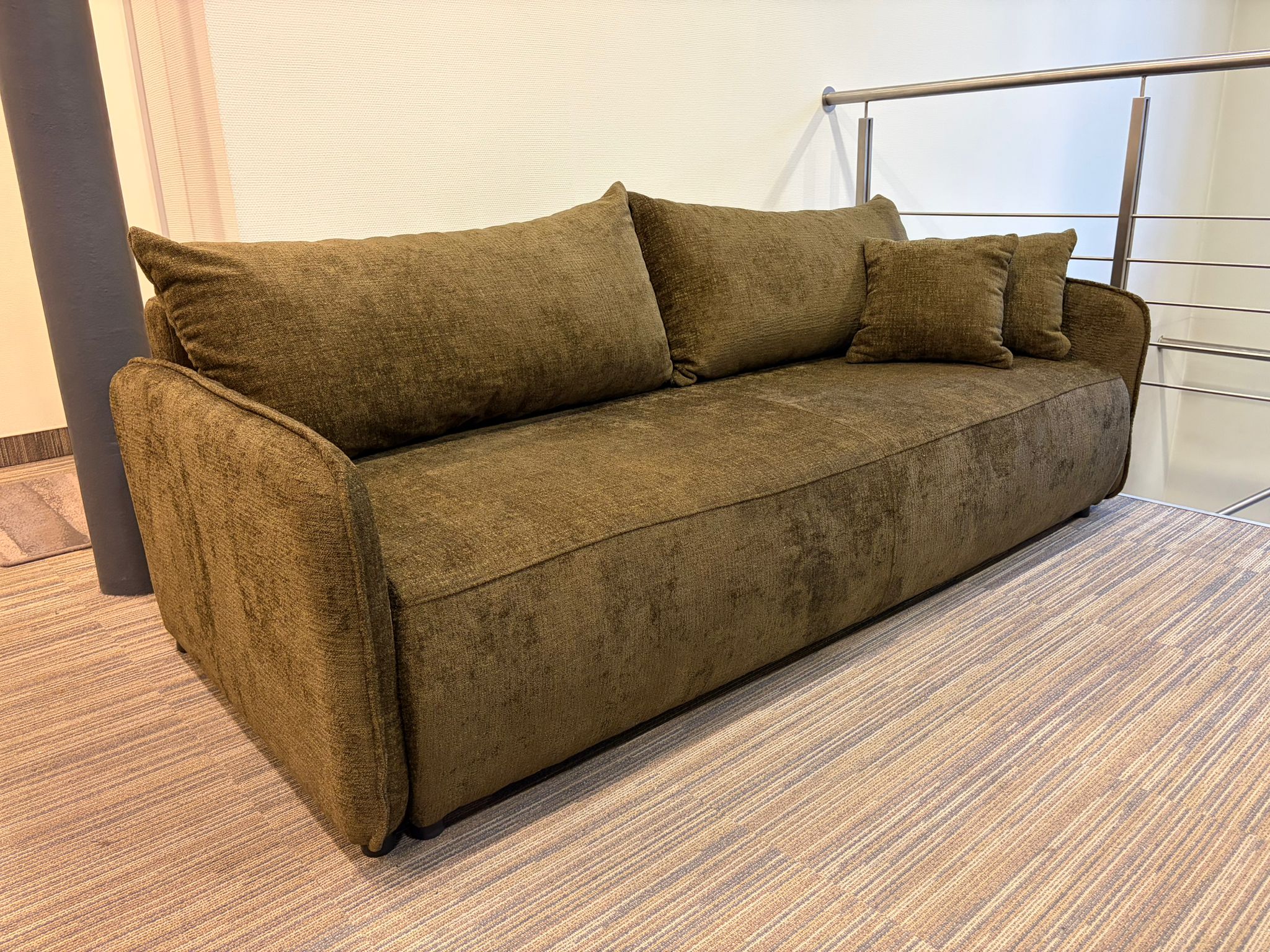 Panoramischer Samt-Ecksofa mit Schlaf-Funktion NANEA perlmuttfarben