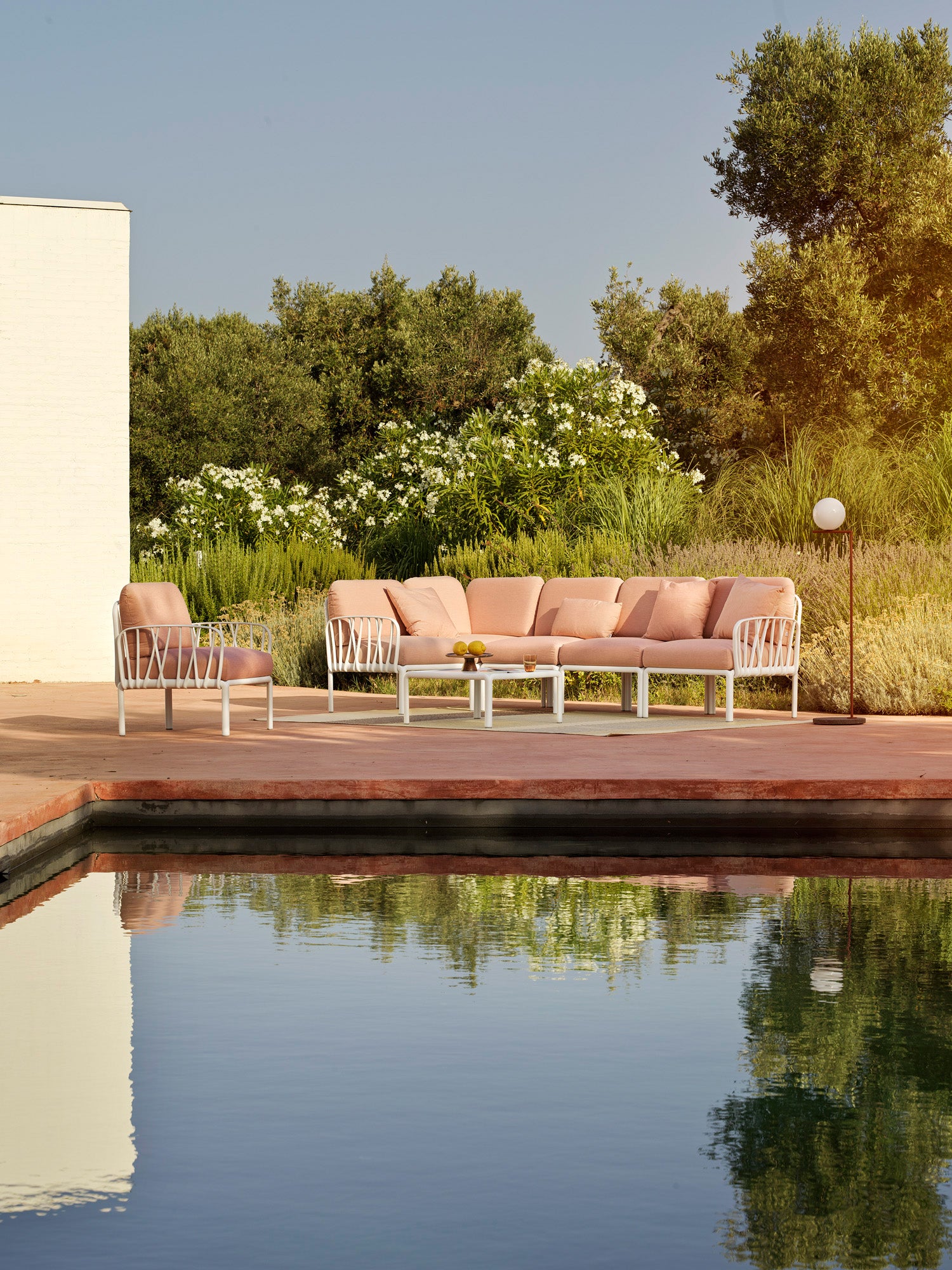 Outdoor Armchair KOMODO Pink with Green Agave Base