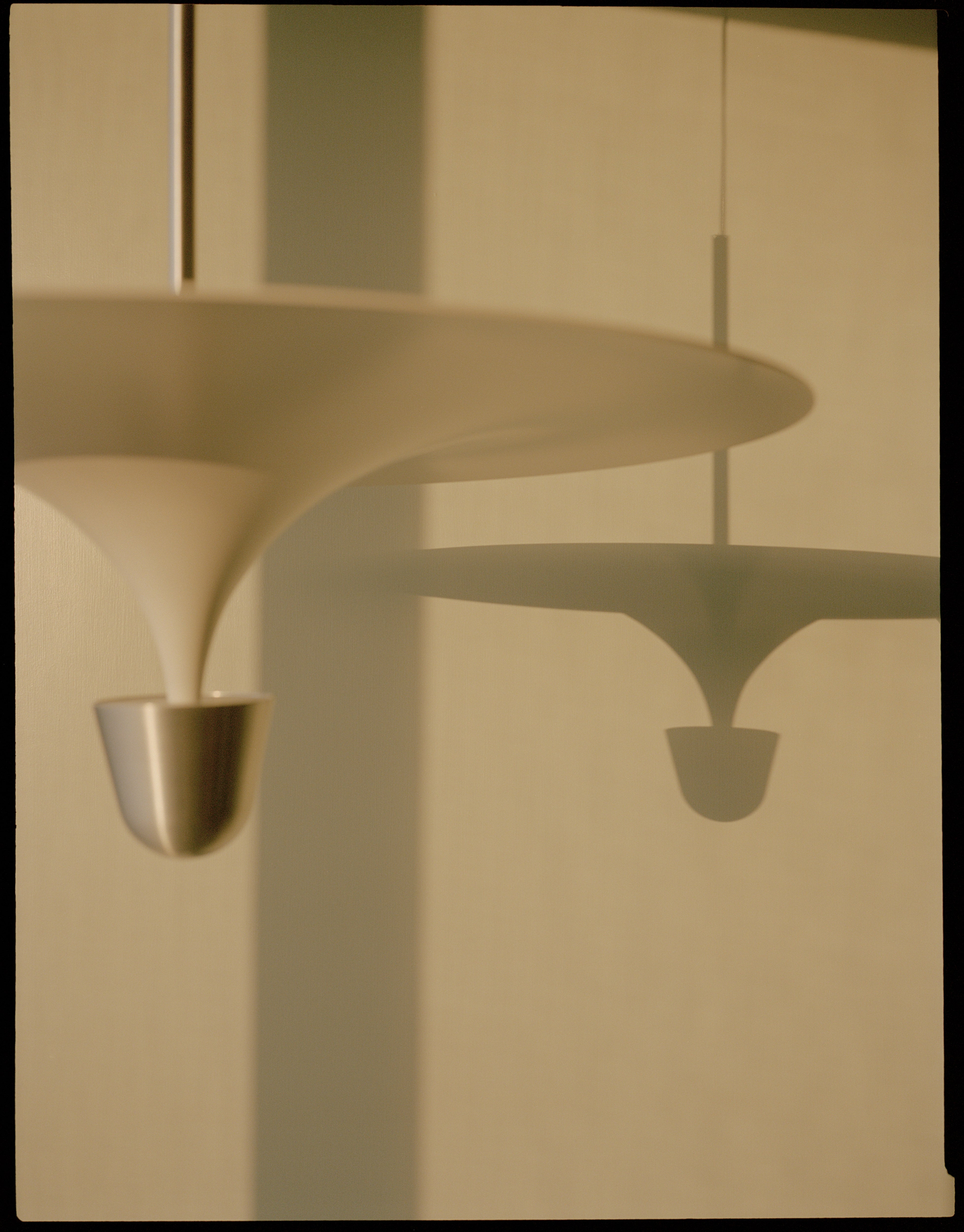 Pendelleuchte KANTARELL weiß mit vernickelter Oberfläche