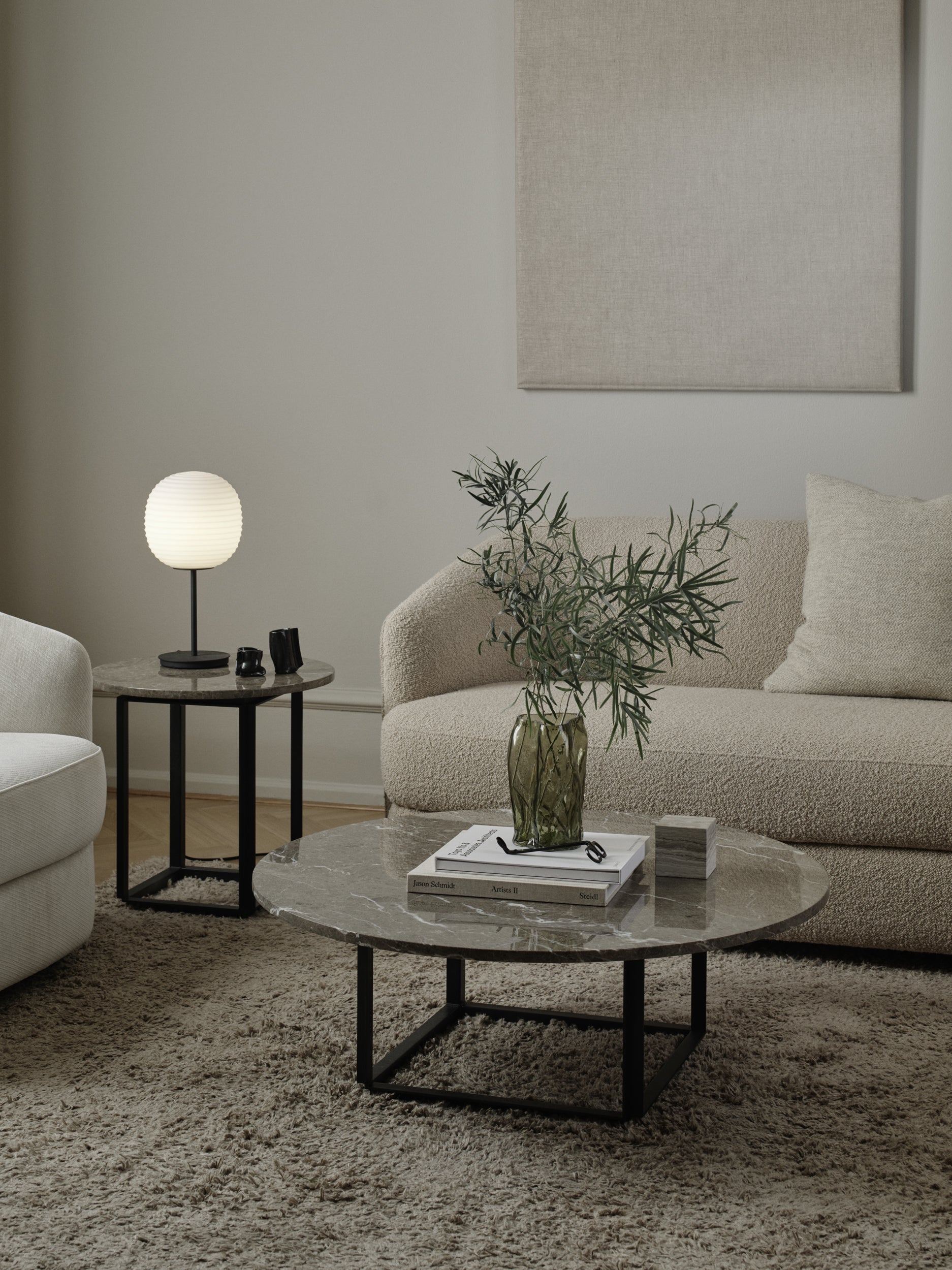 Florence Couchtisch brauner Marmor mit einer schwarzen Basis