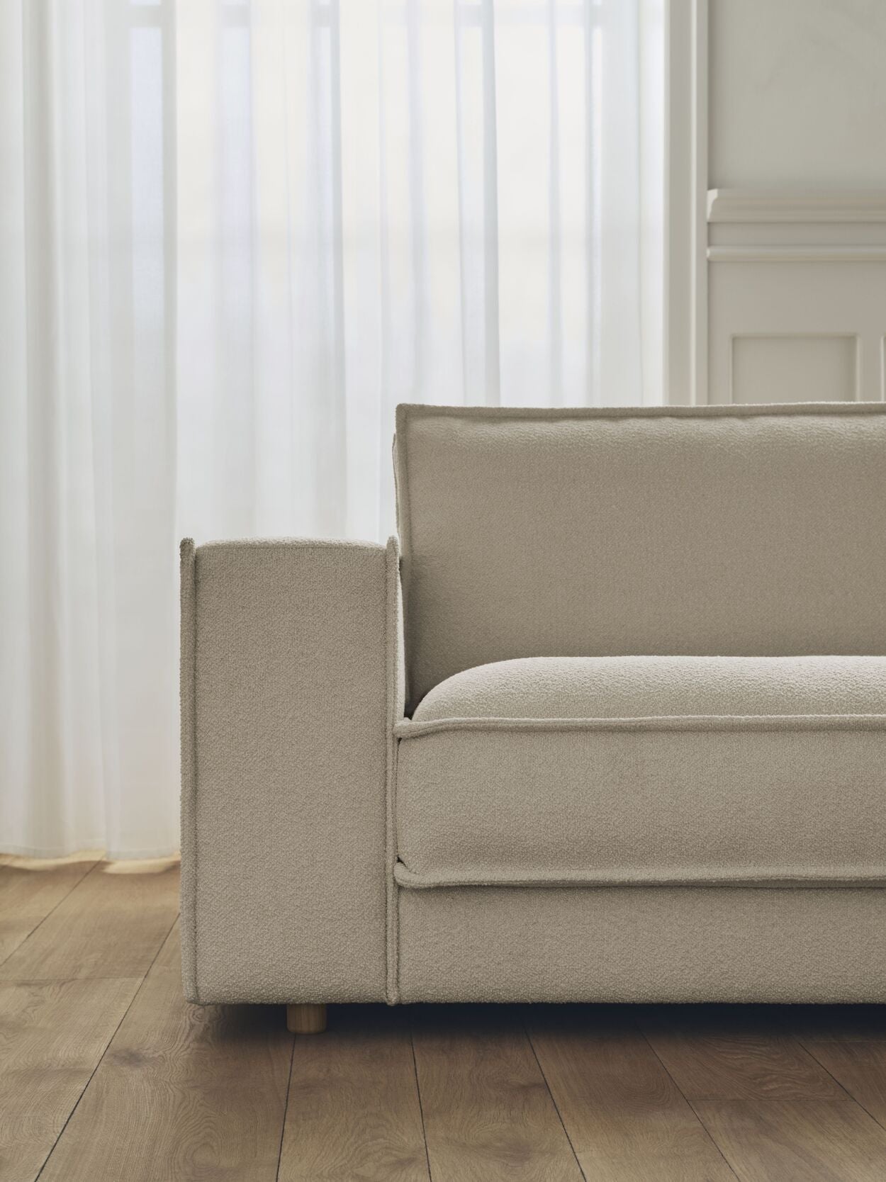 Noora Modulare Sofa - rechts -Handmodul mit einer Eichenbasis