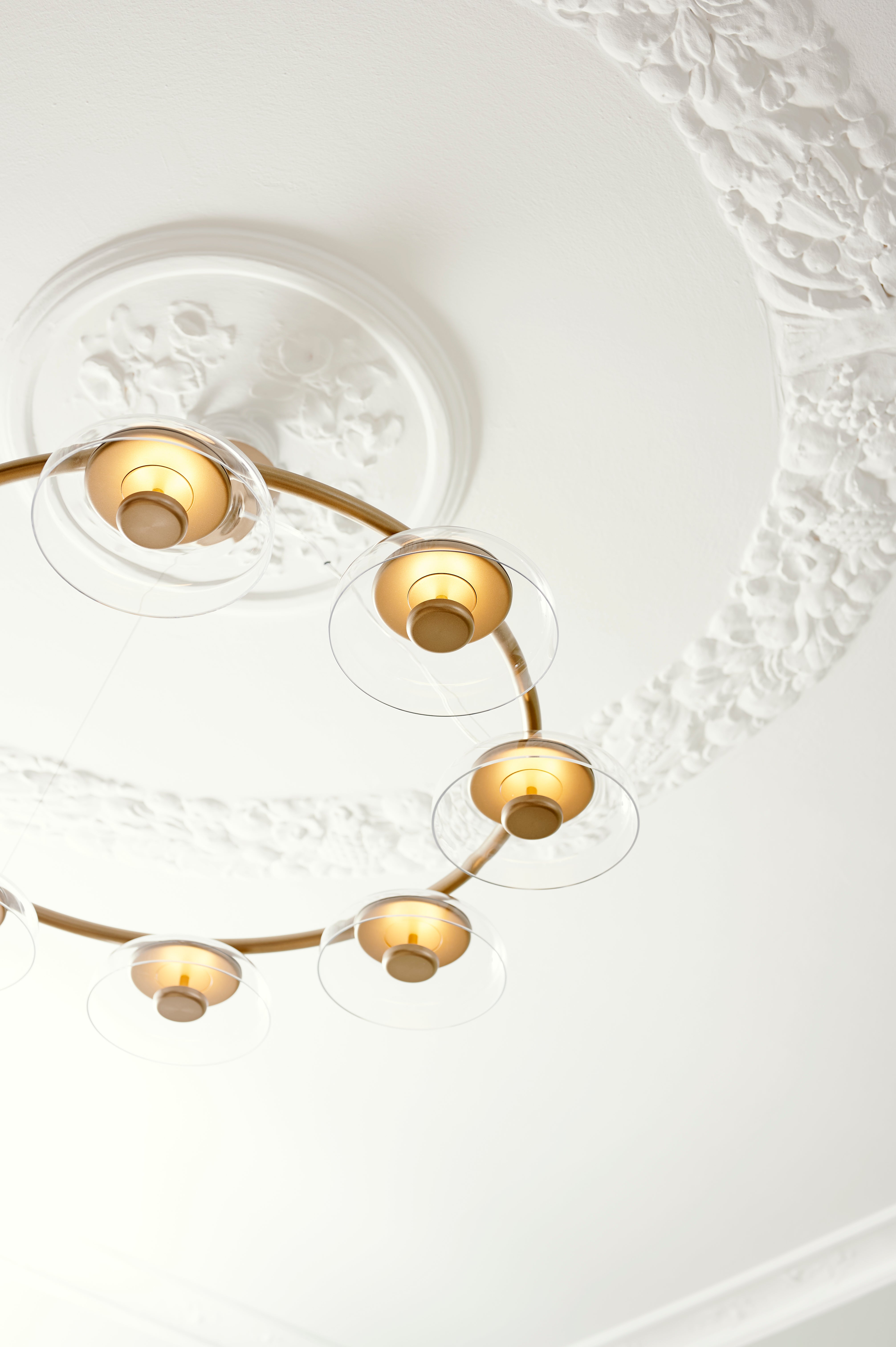 BLOSSI 8 Gold Chandelier with Transparent Glass