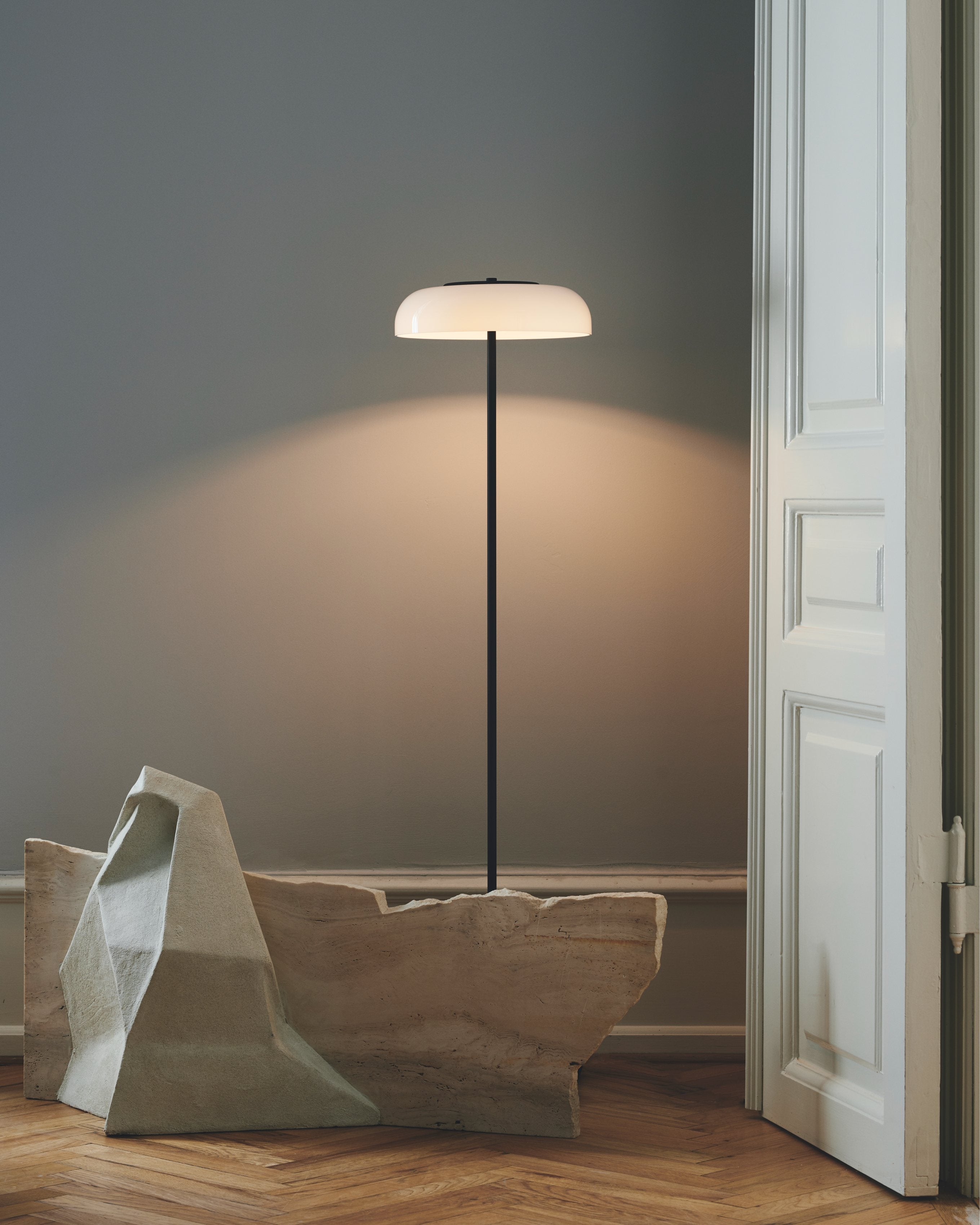 BLOSSI Black Floor Lamp with Opal Glass