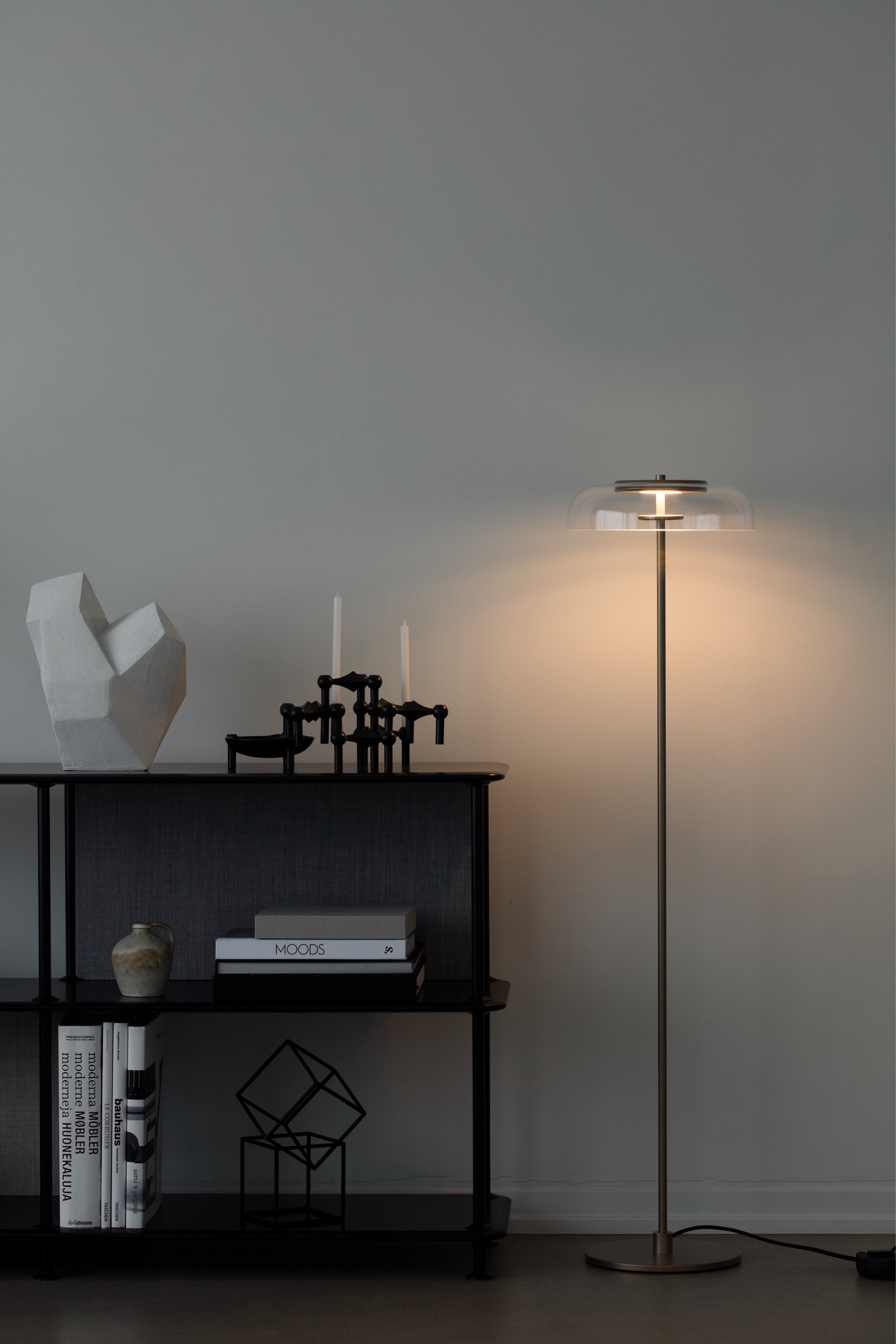 BLOSSI Floor Lamp in Gold with Transparent Glass