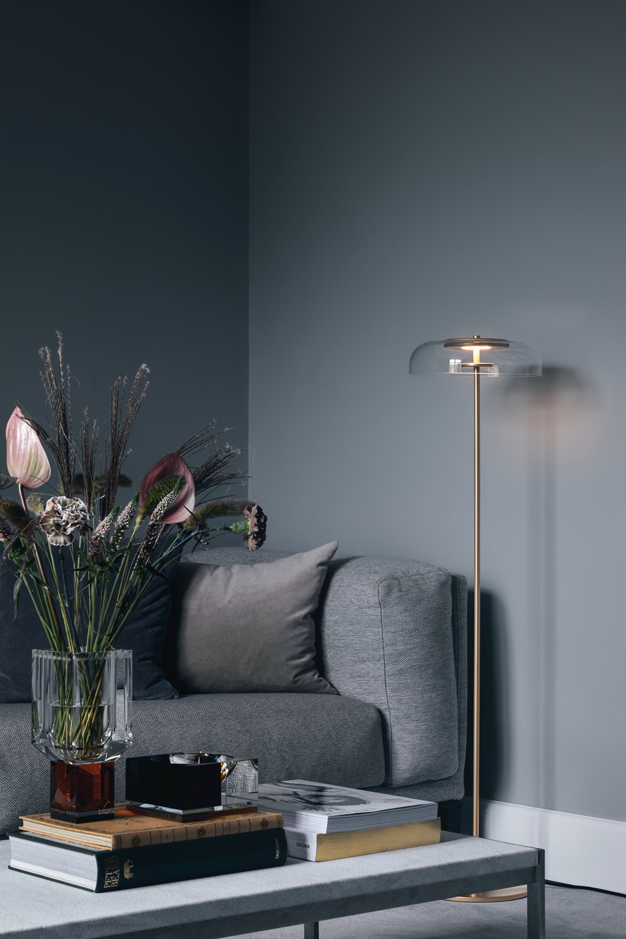 BLOSSI Floor Lamp in Gold with Transparent Glass