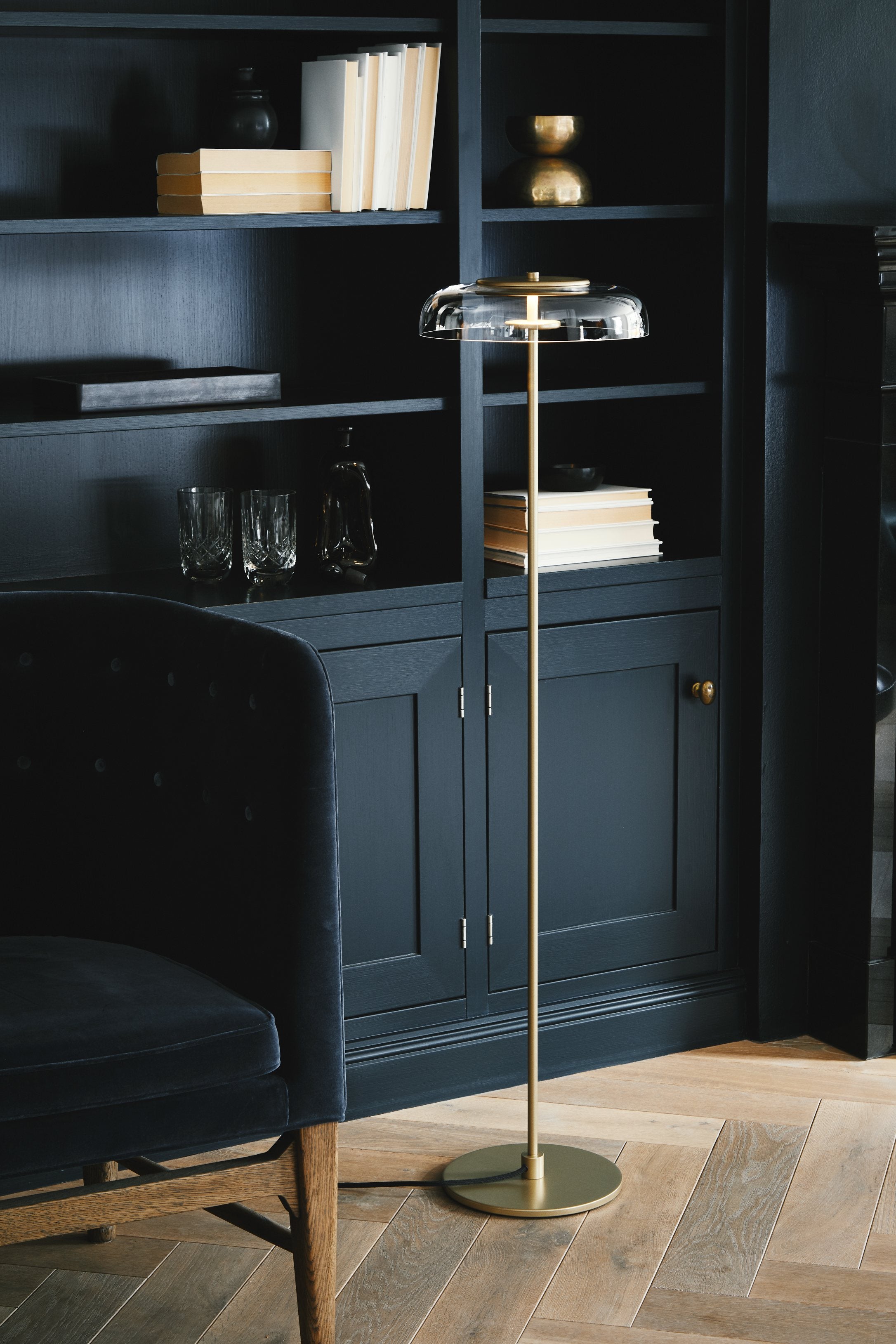 BLOSSI Floor Lamp in Gold with Transparent Glass