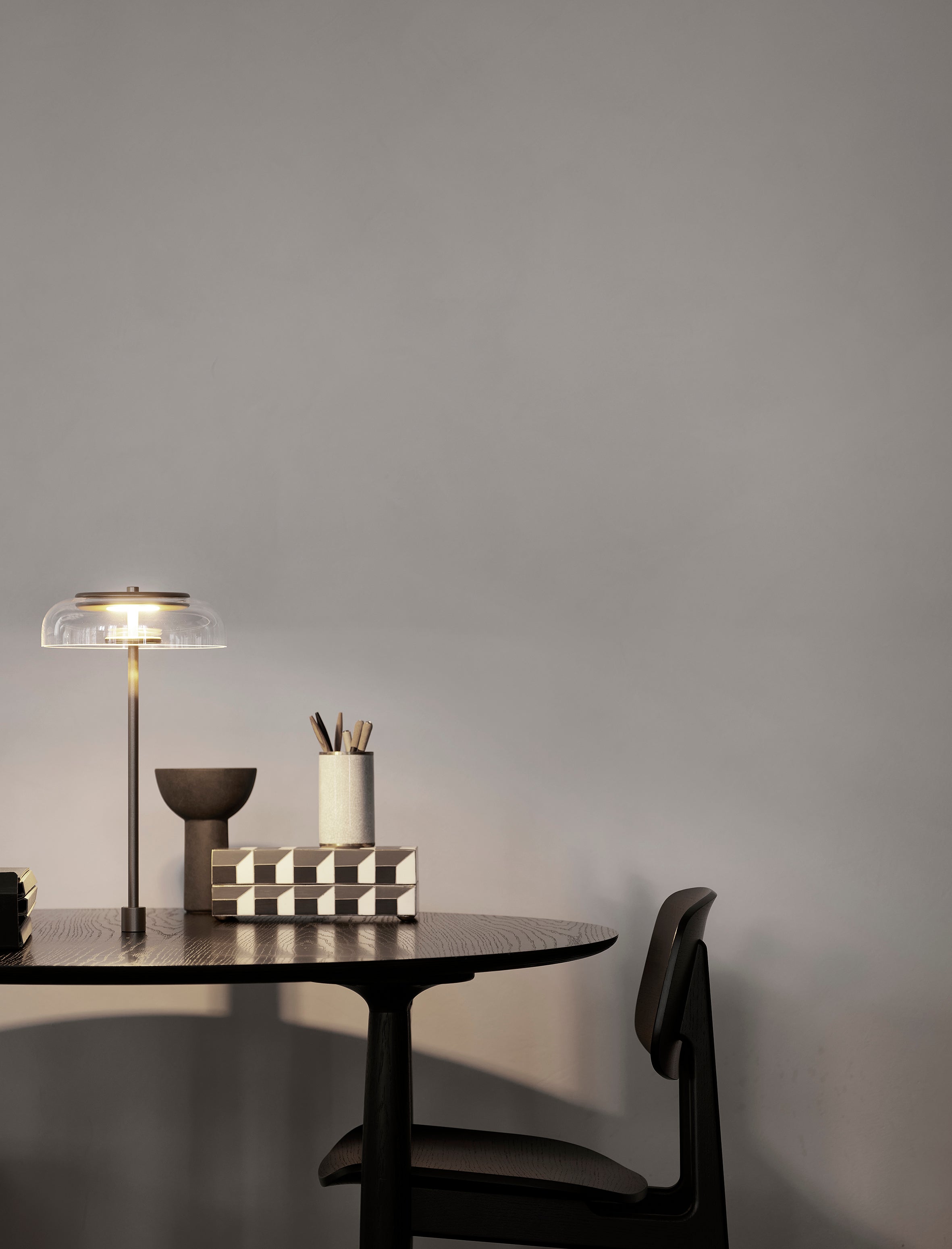 Tischlampe BLOSSI in Gold mit transparentem Glas