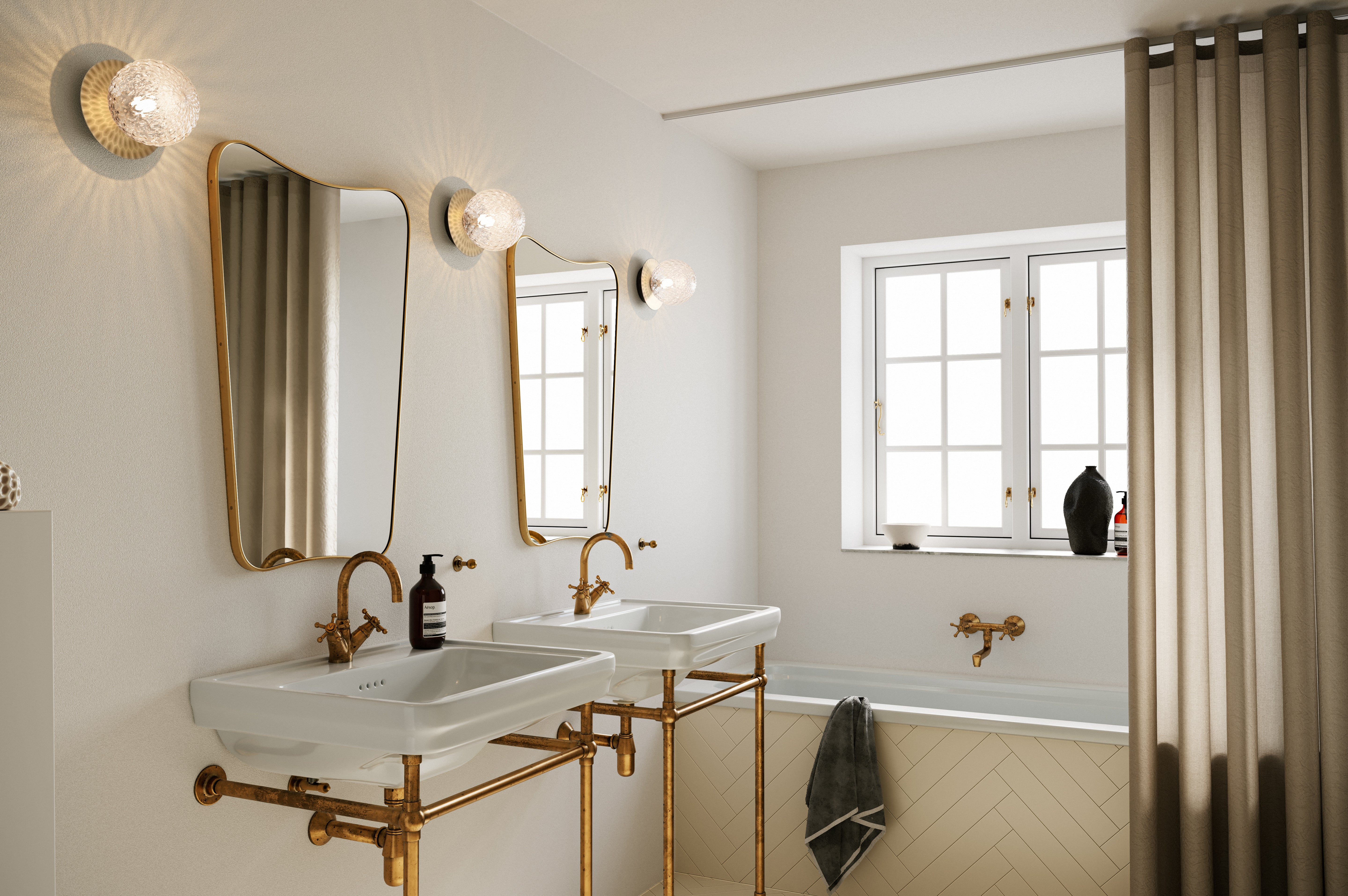 Wandlampe LIILA in Gold mit transparentem Glas