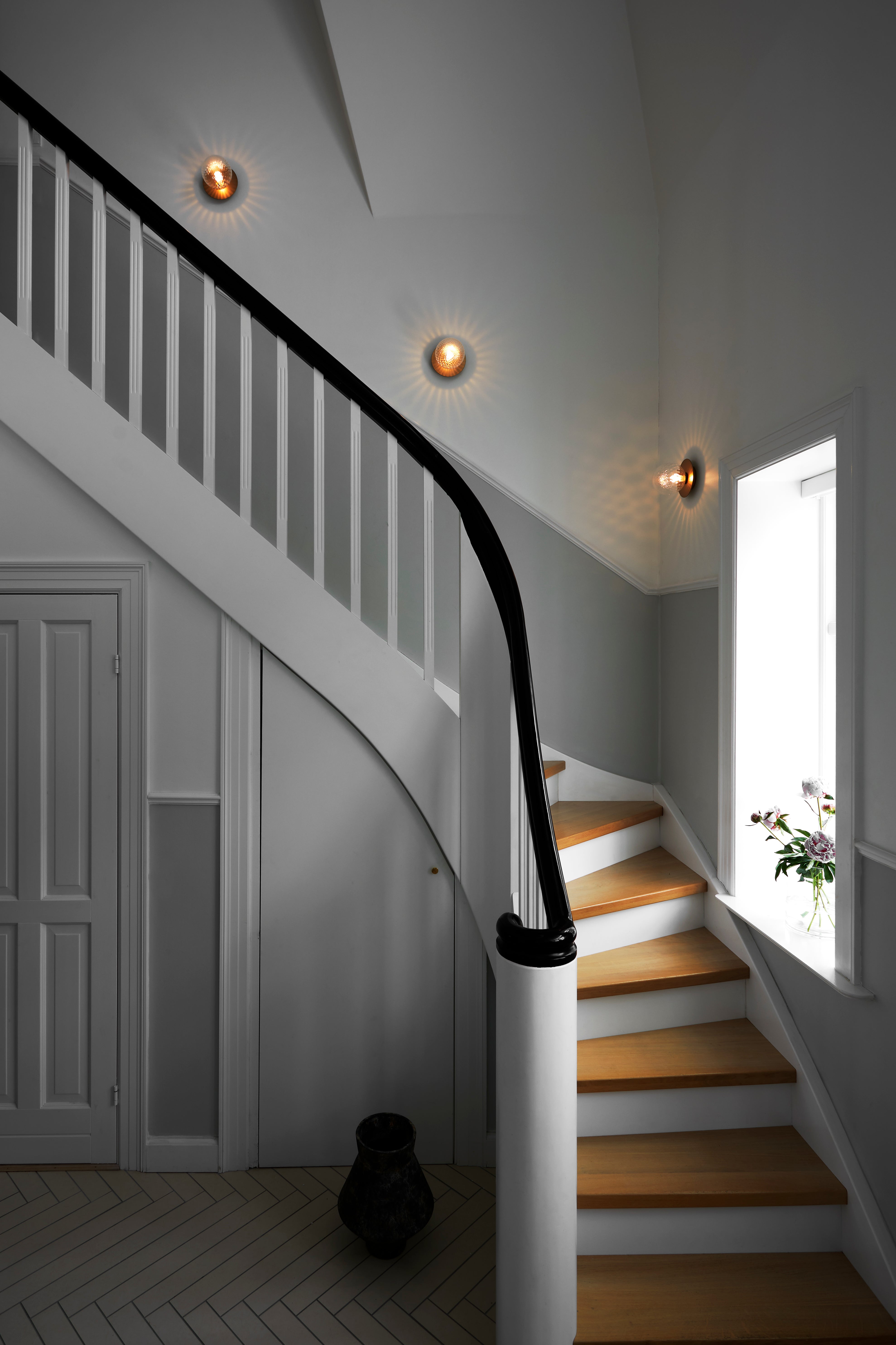 Wandlampe LIILA in Gold mit transparentem Glas