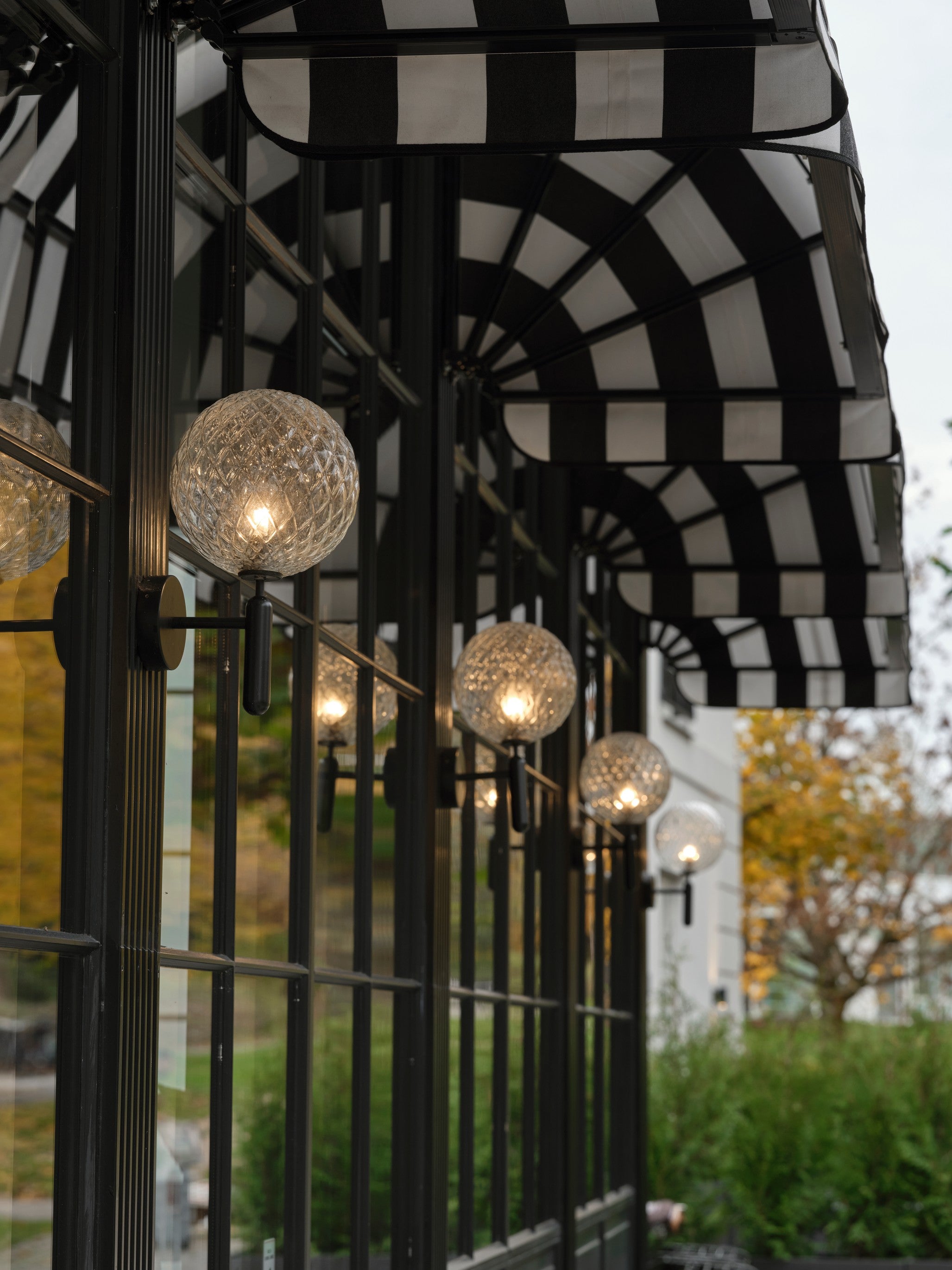 MIIRA Outdoor Wall Lamp Black with Transparent Glass