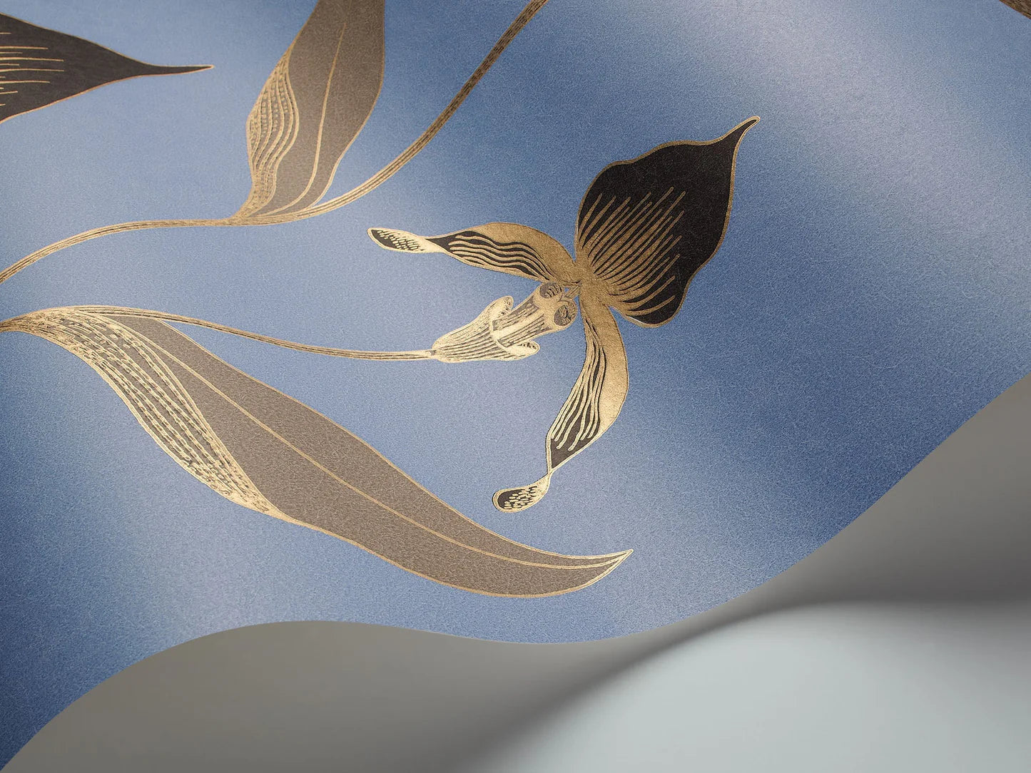 Wallpaper with a plant motif of orchids CONTEMPORARY COLLECTION - ORCHID blue with gold