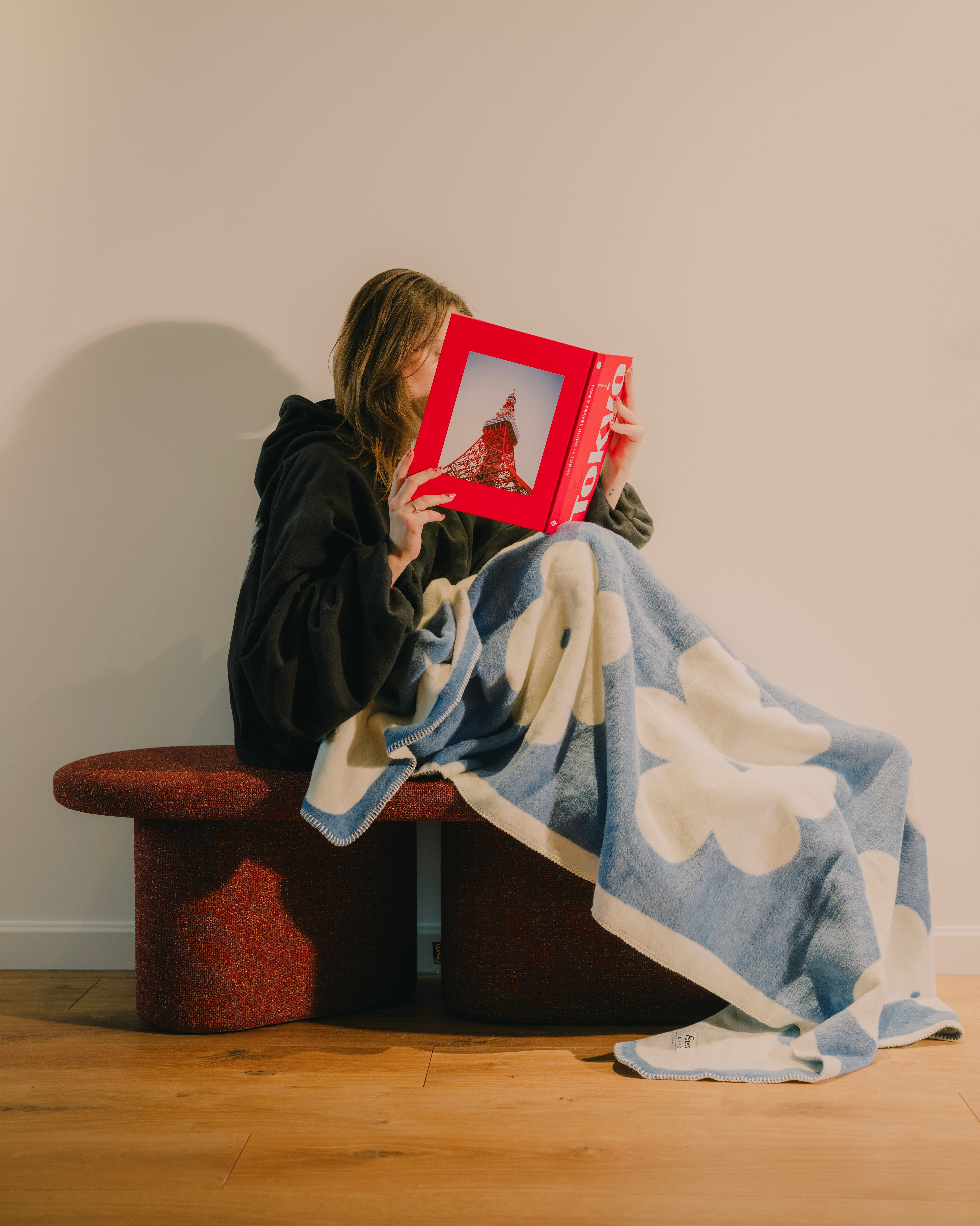 OVO Bank in kastanienrot