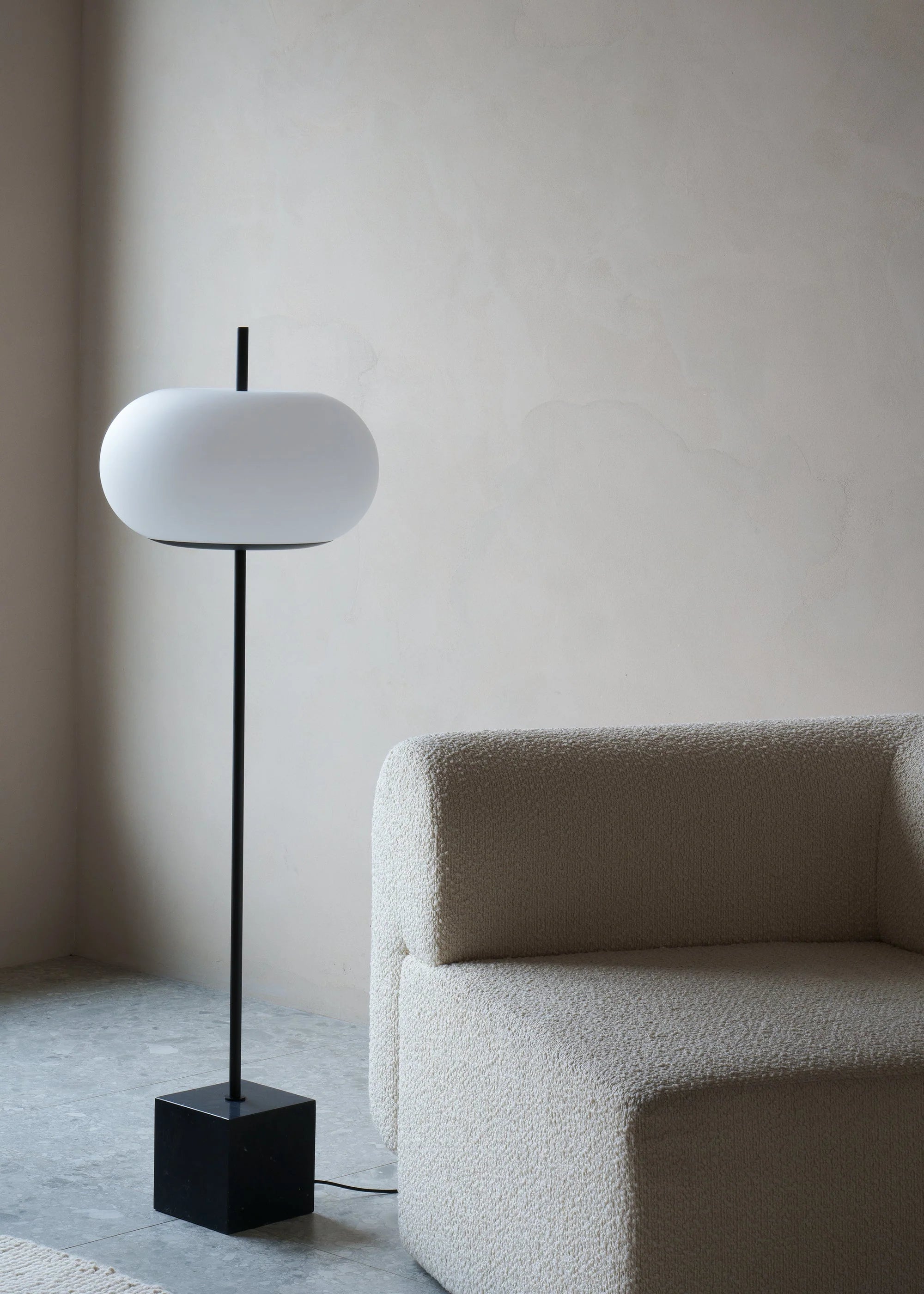 PIU floor lamp black marble