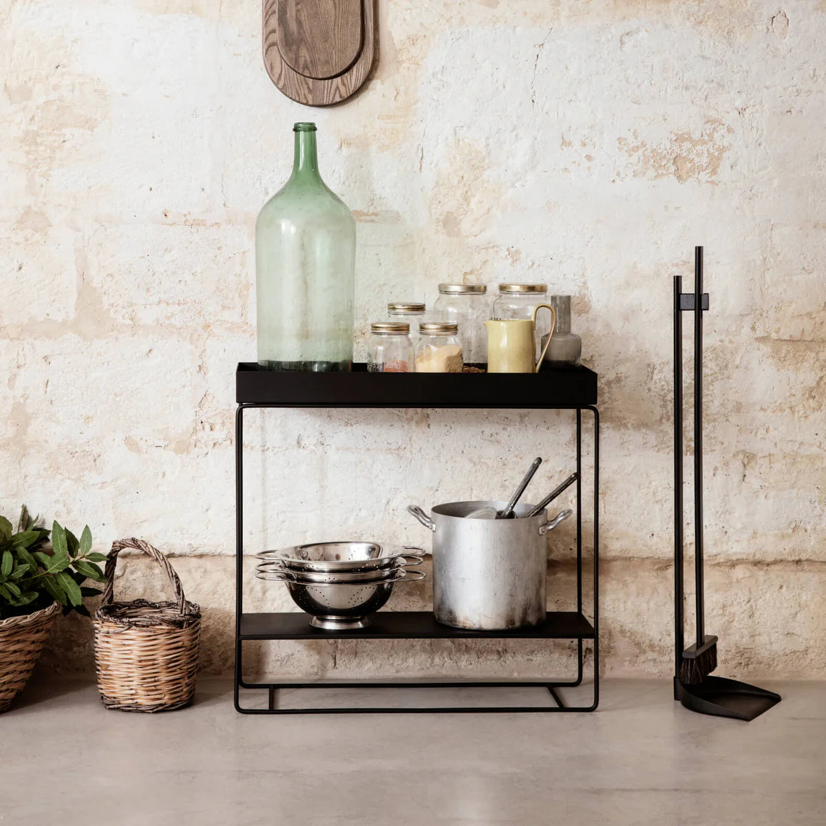 PLANT BOX TWO-TIER console black