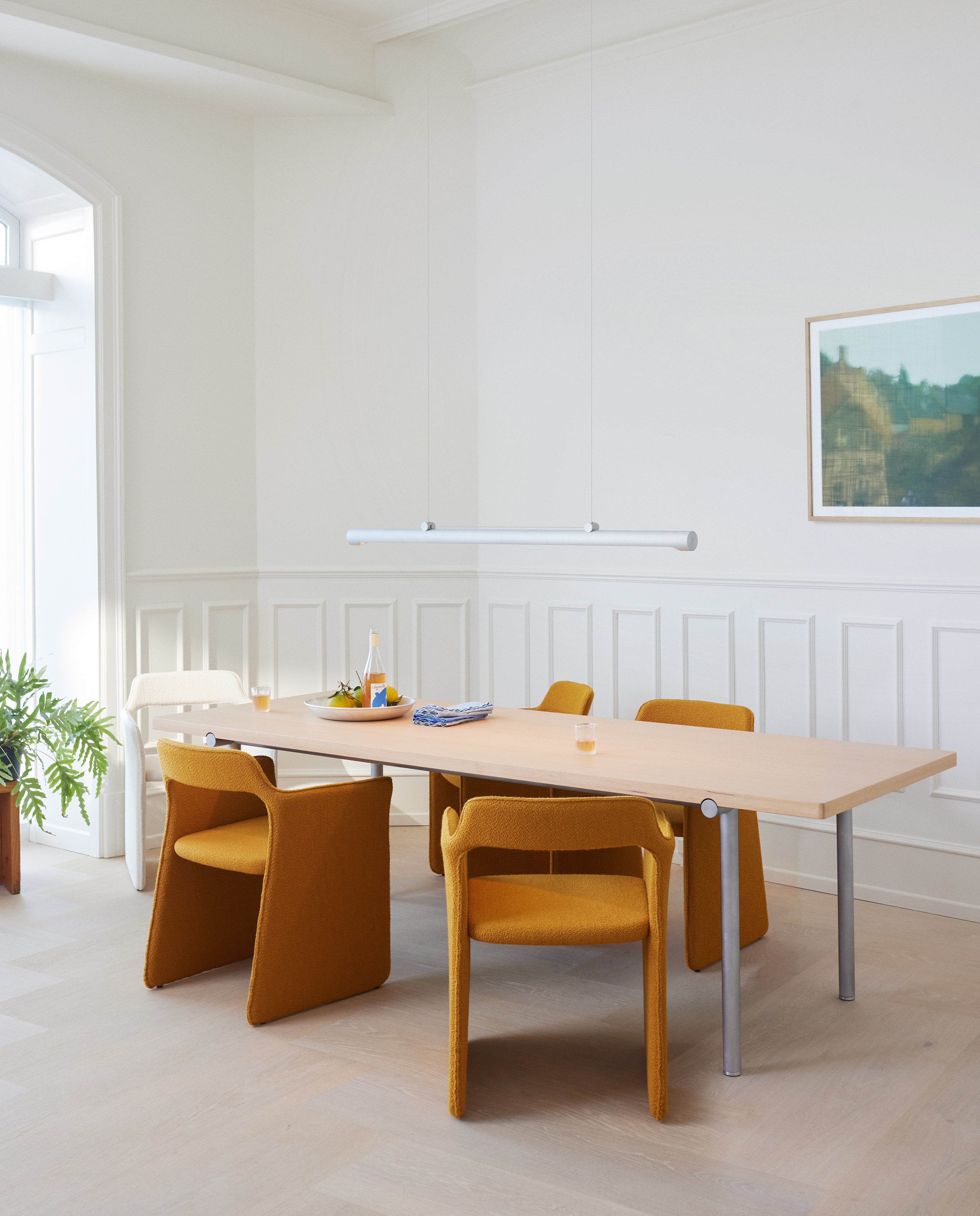 TUBBY TUBE Table Douglas Pine with Black Base