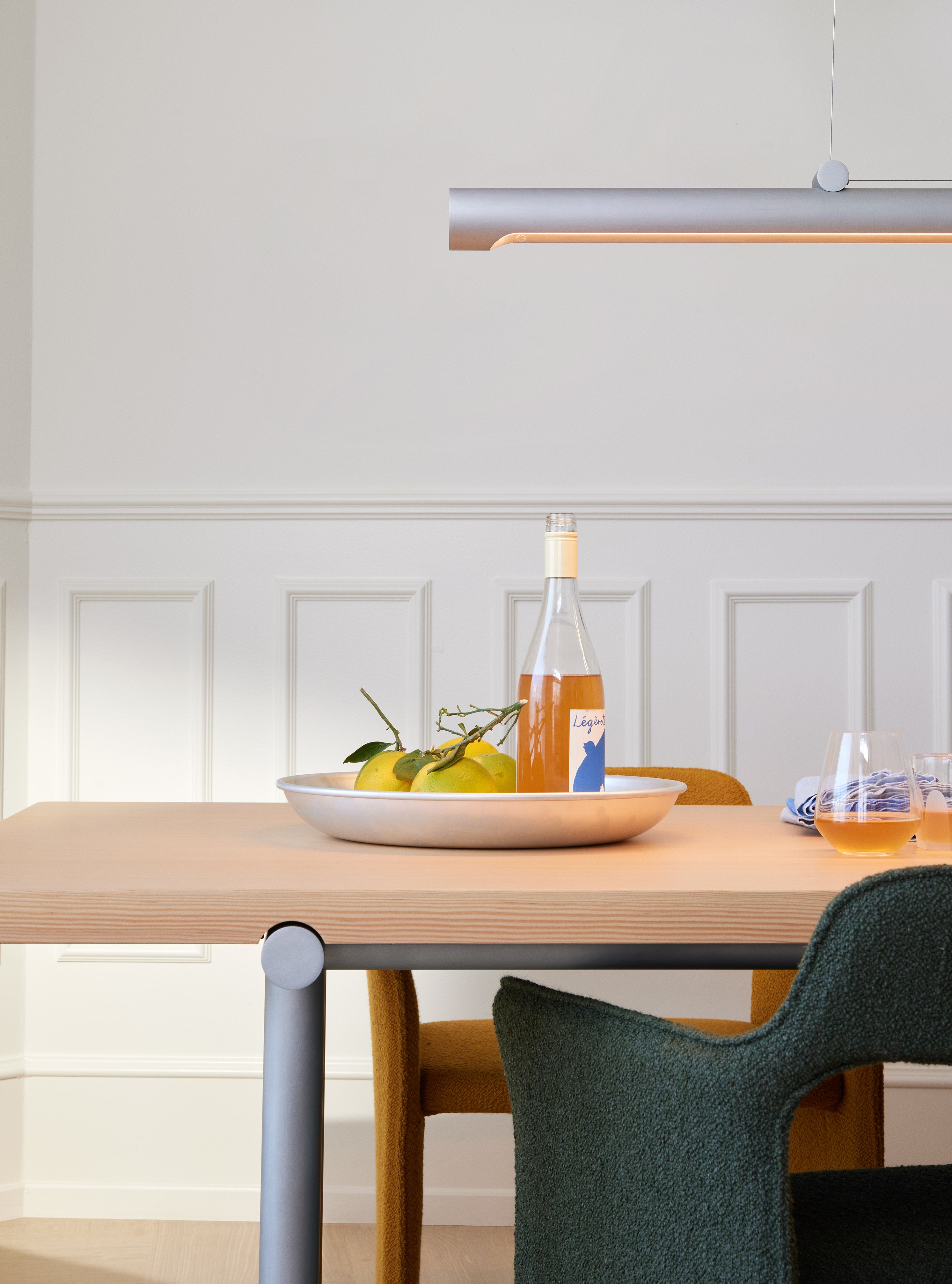 TUBBY TUBE Table Douglas Pine with Black Base