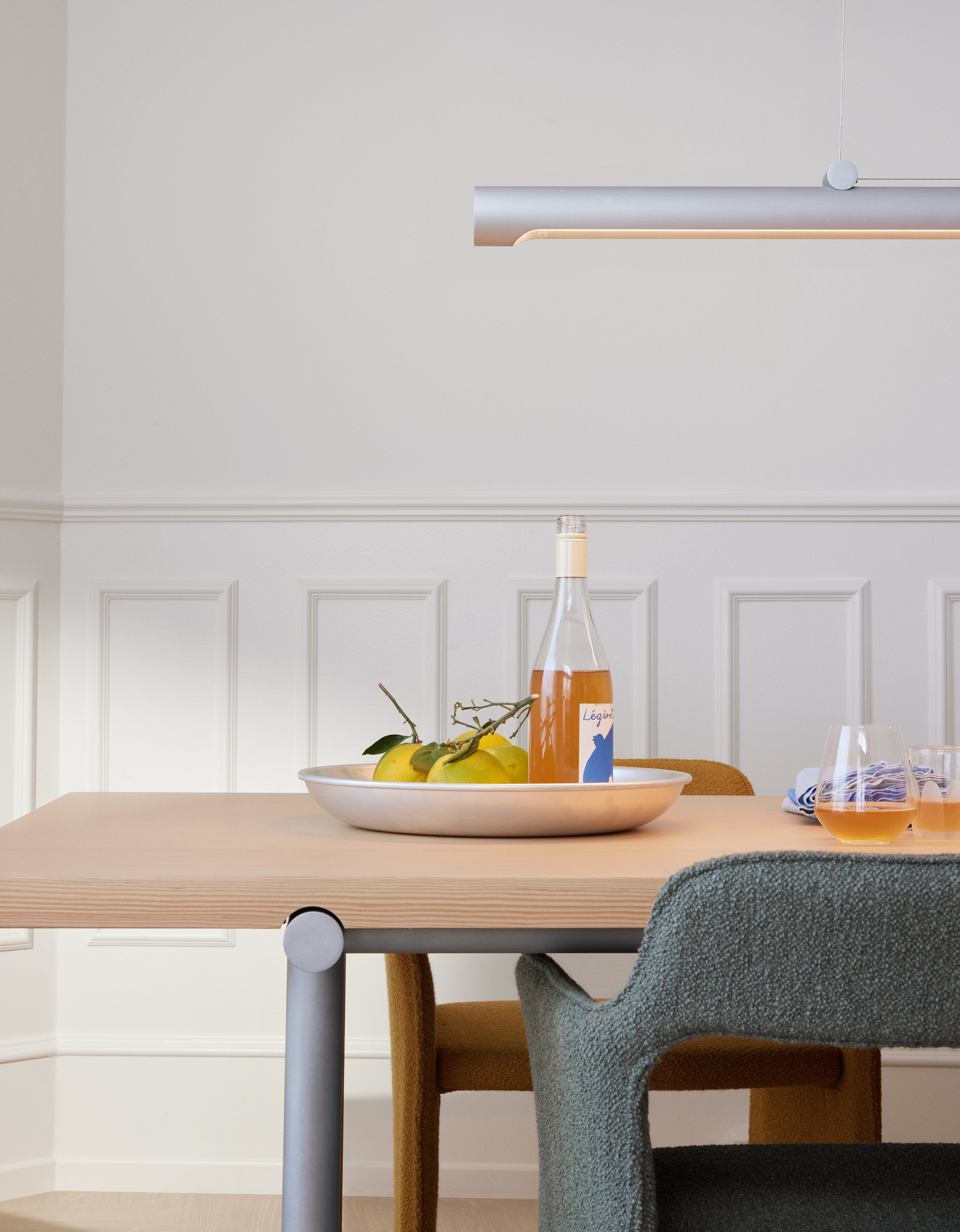 TUBBY TUBE Table Douglas Pine with Black Base